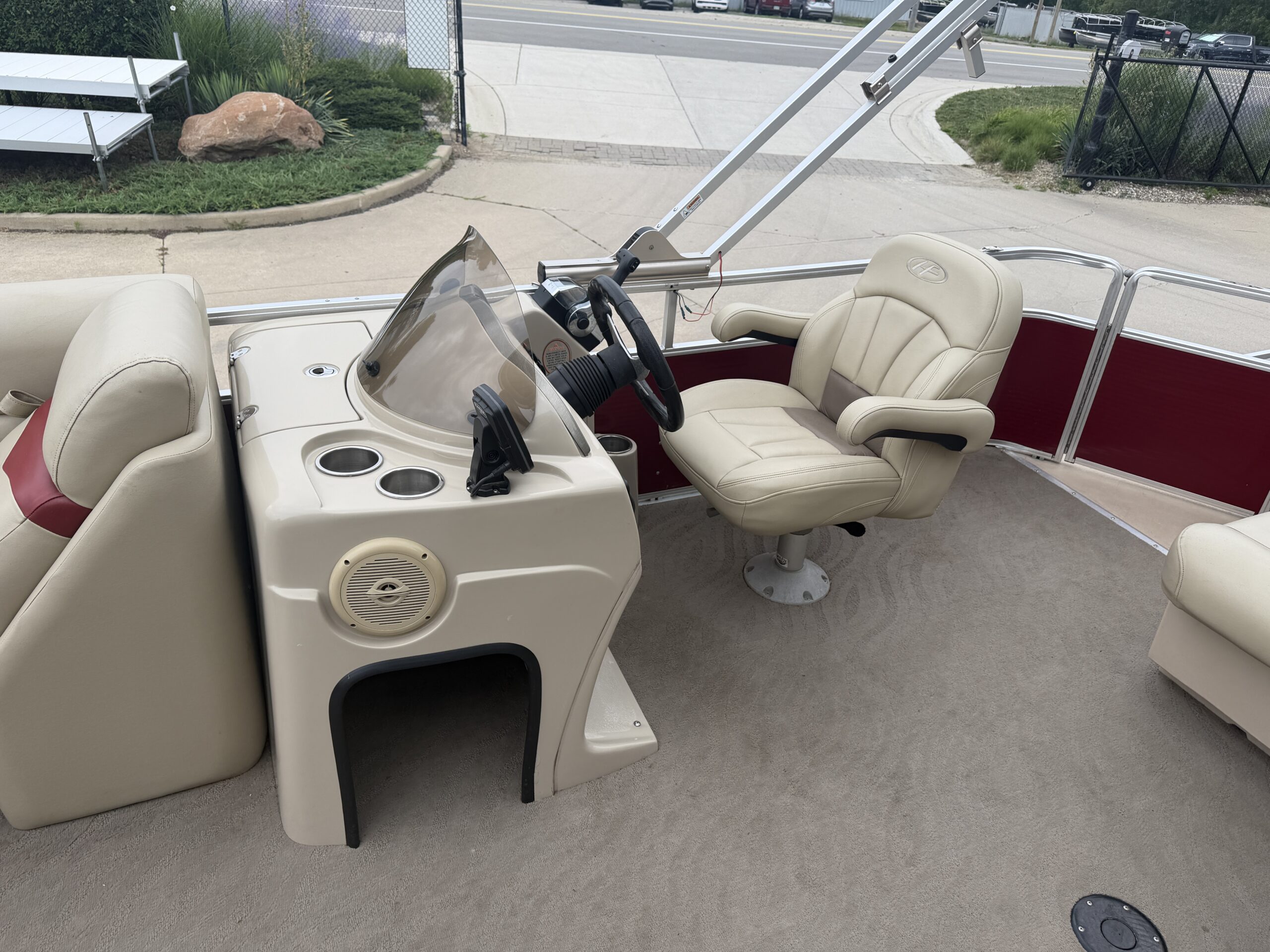 2011 Harris Cruiser 220 Mercury 60hp Single Axle trailer