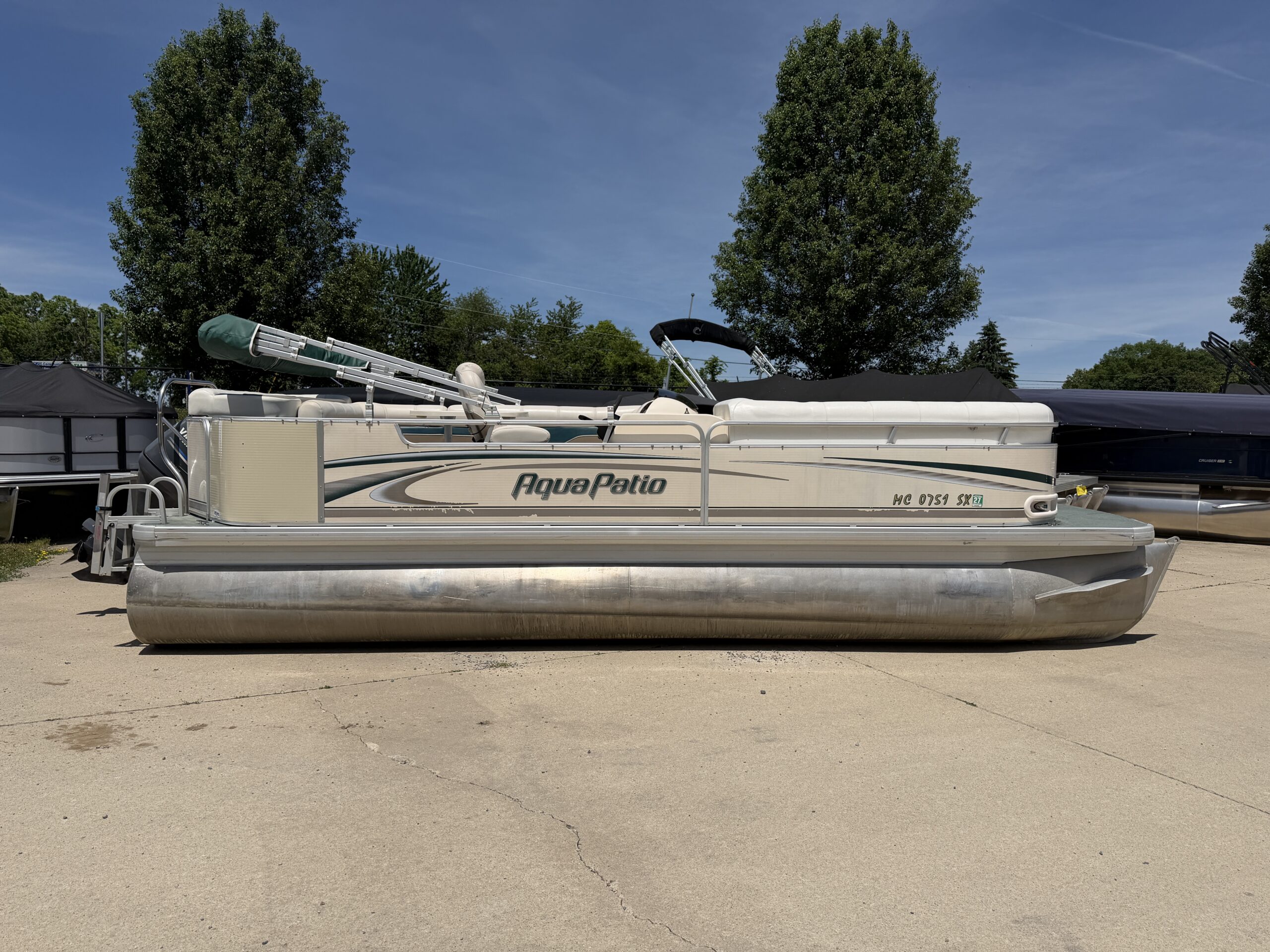 2006 Aqua Patio 22'  90hp Yamaha 4 stroke
