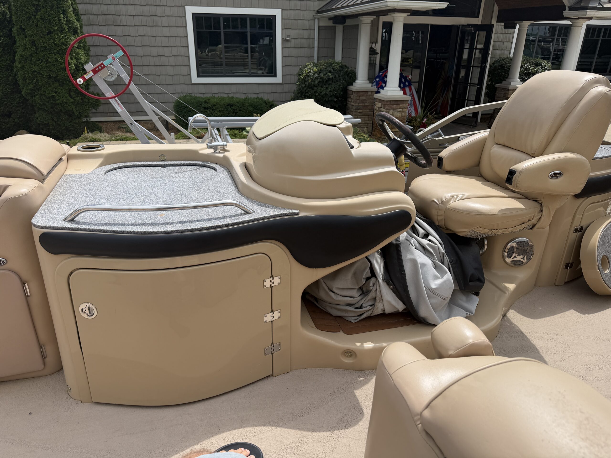 2008 San Pan 2500 Tri Toon  Yamaha150hp
