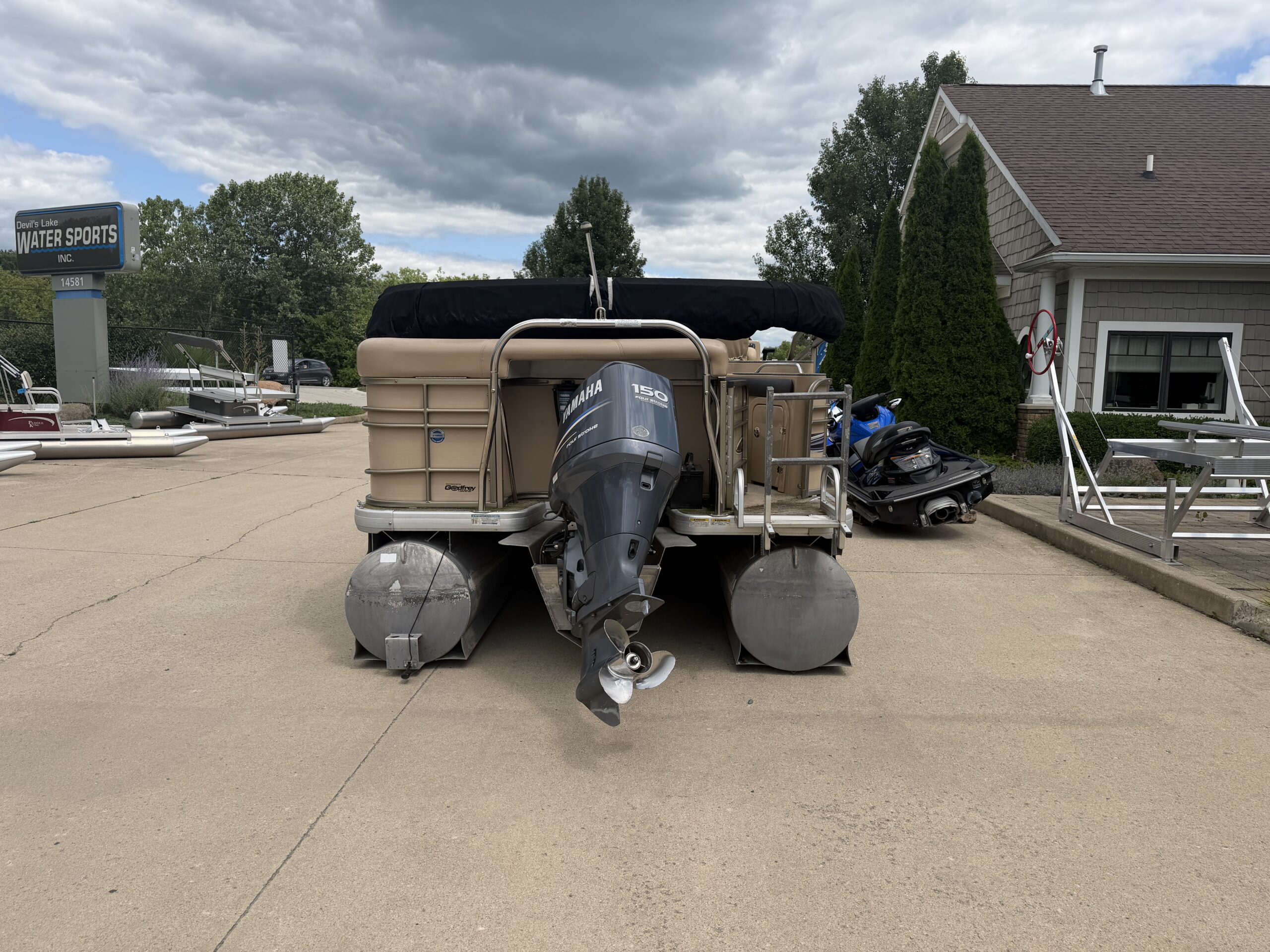 2008 San Pan 2500 Tri Toon  Yamaha150hp