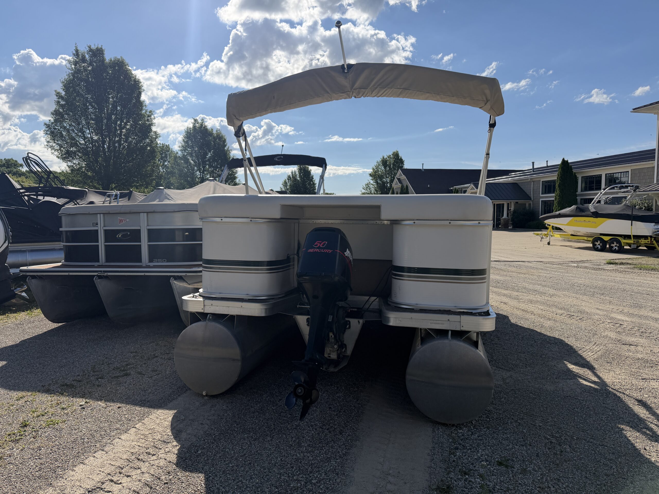 2001 Sweetwater Challenger 180 Mercury 50hp 2 Stroke