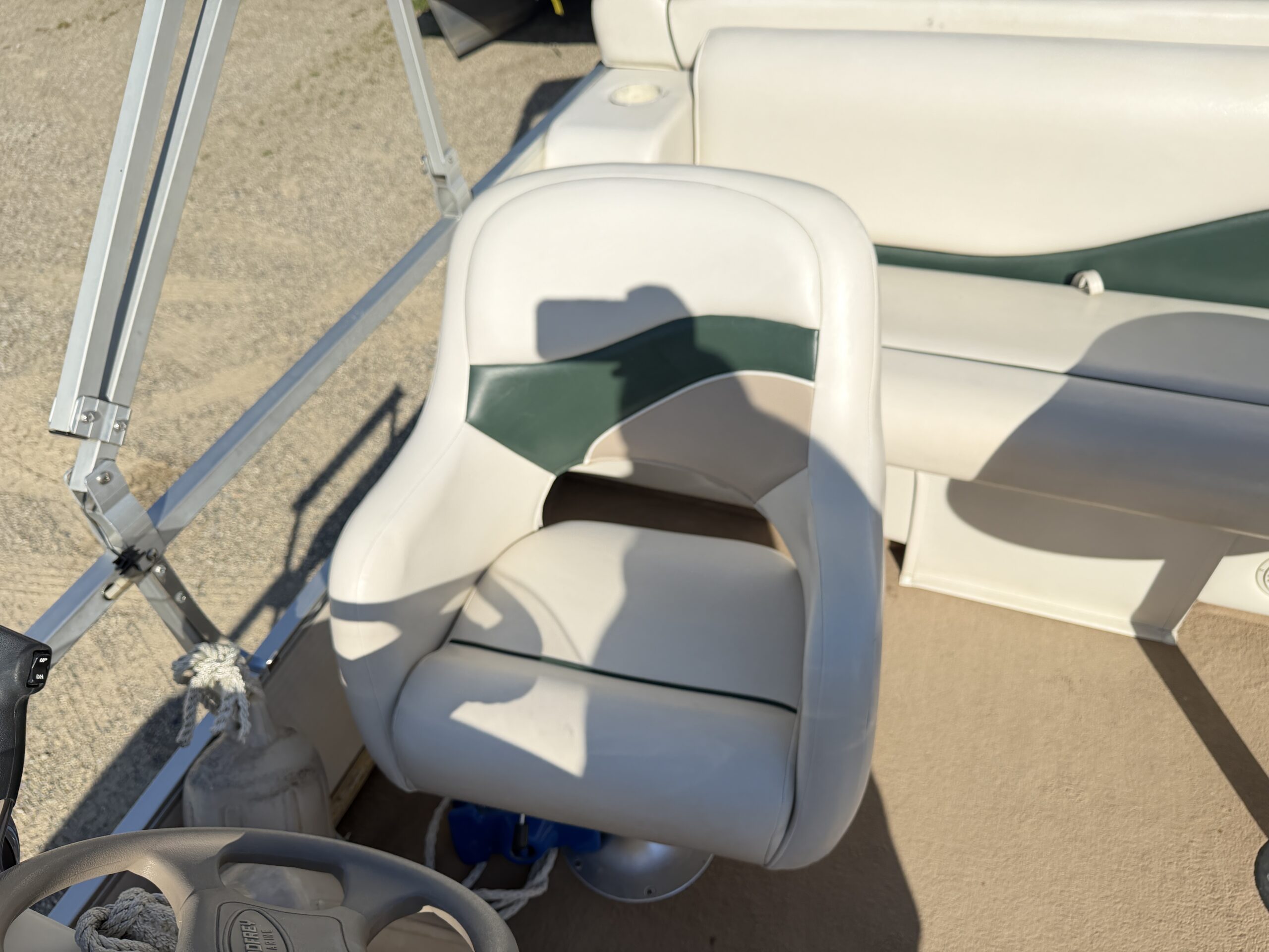 2001 Sweetwater Challenger 180 Mercury 50hp 2 Stroke