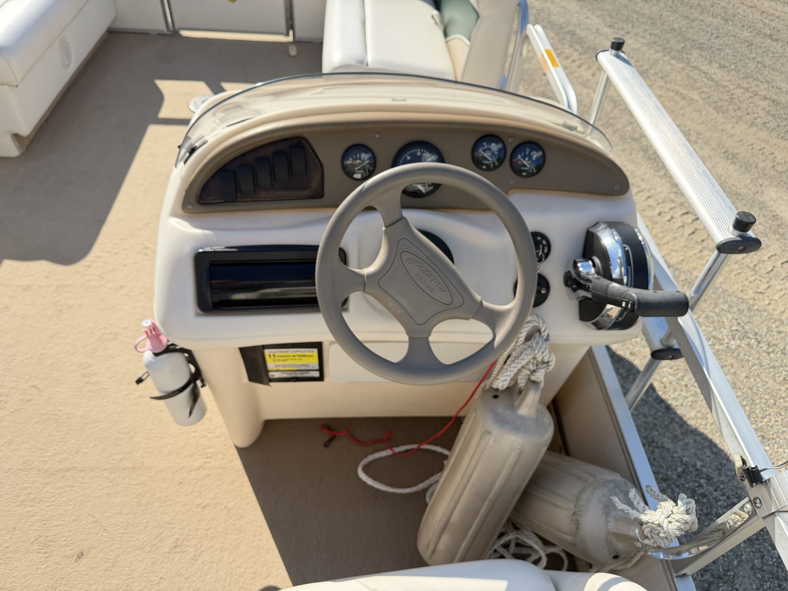 2001 Sweetwater Challenger 180 Mercury 50hp 2 Stroke