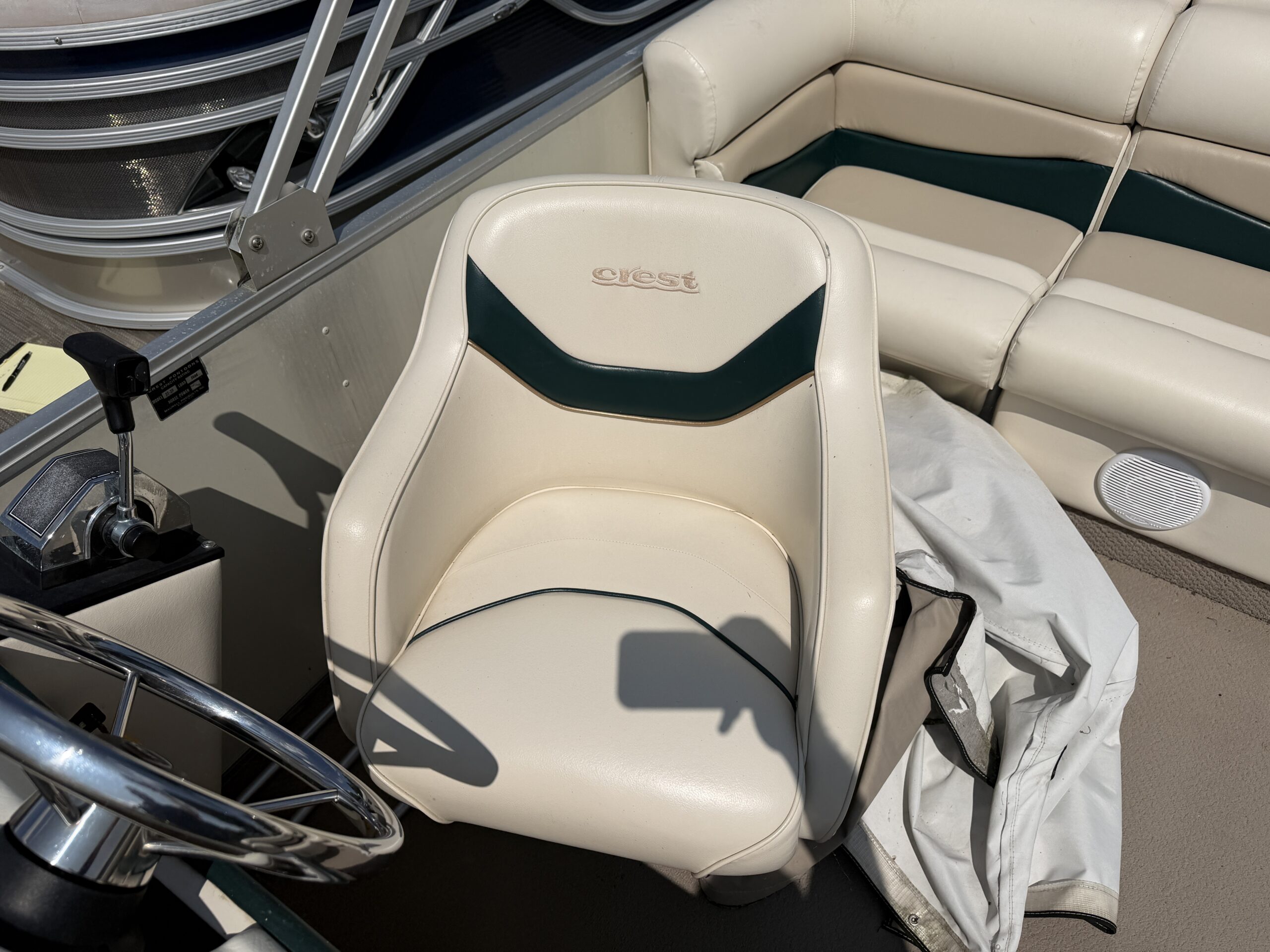 2001 Crest III 22 Mercury 40hp 4 stroke