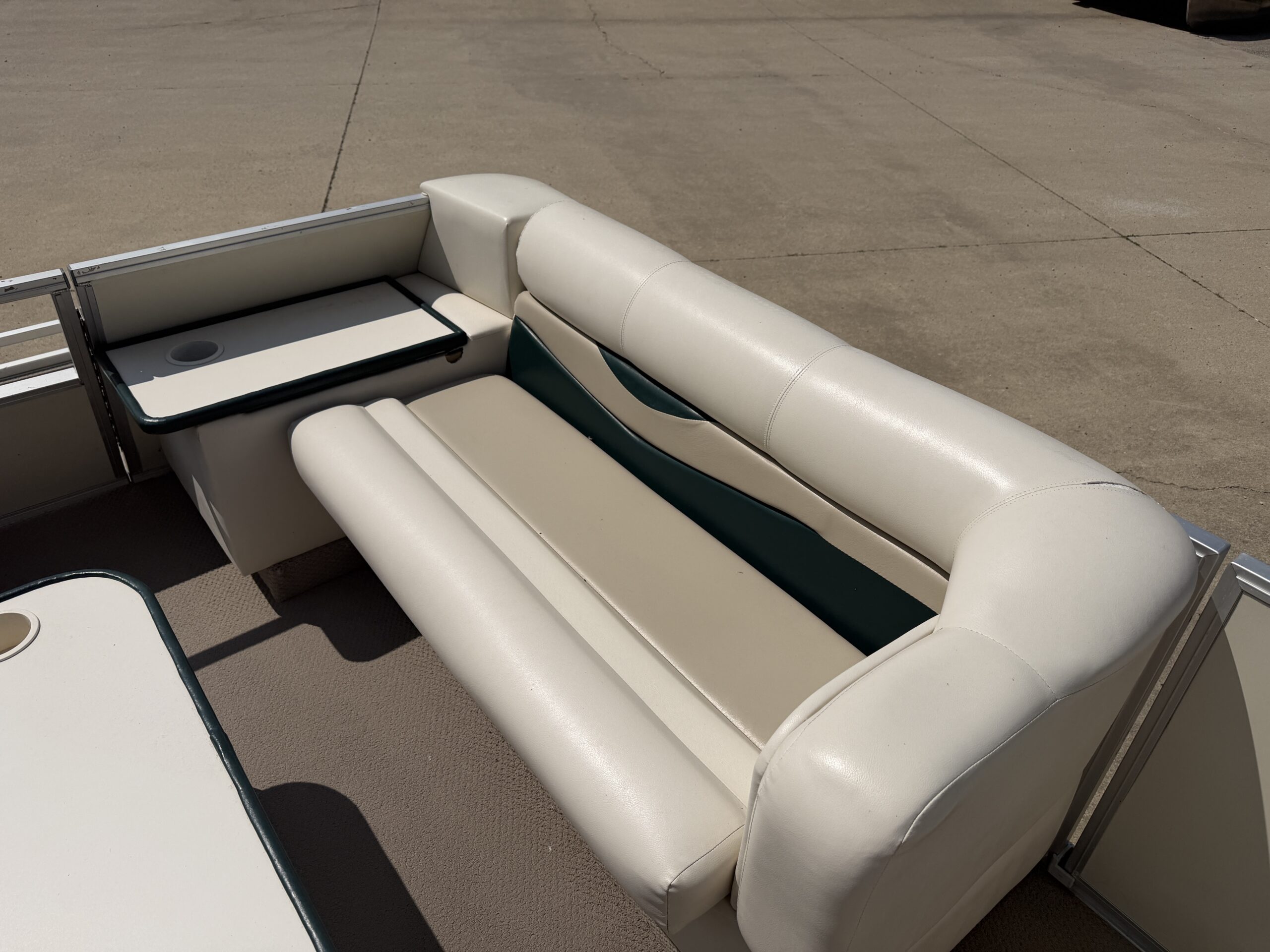 2001 Crest III 22 Mercury 40hp 4 stroke