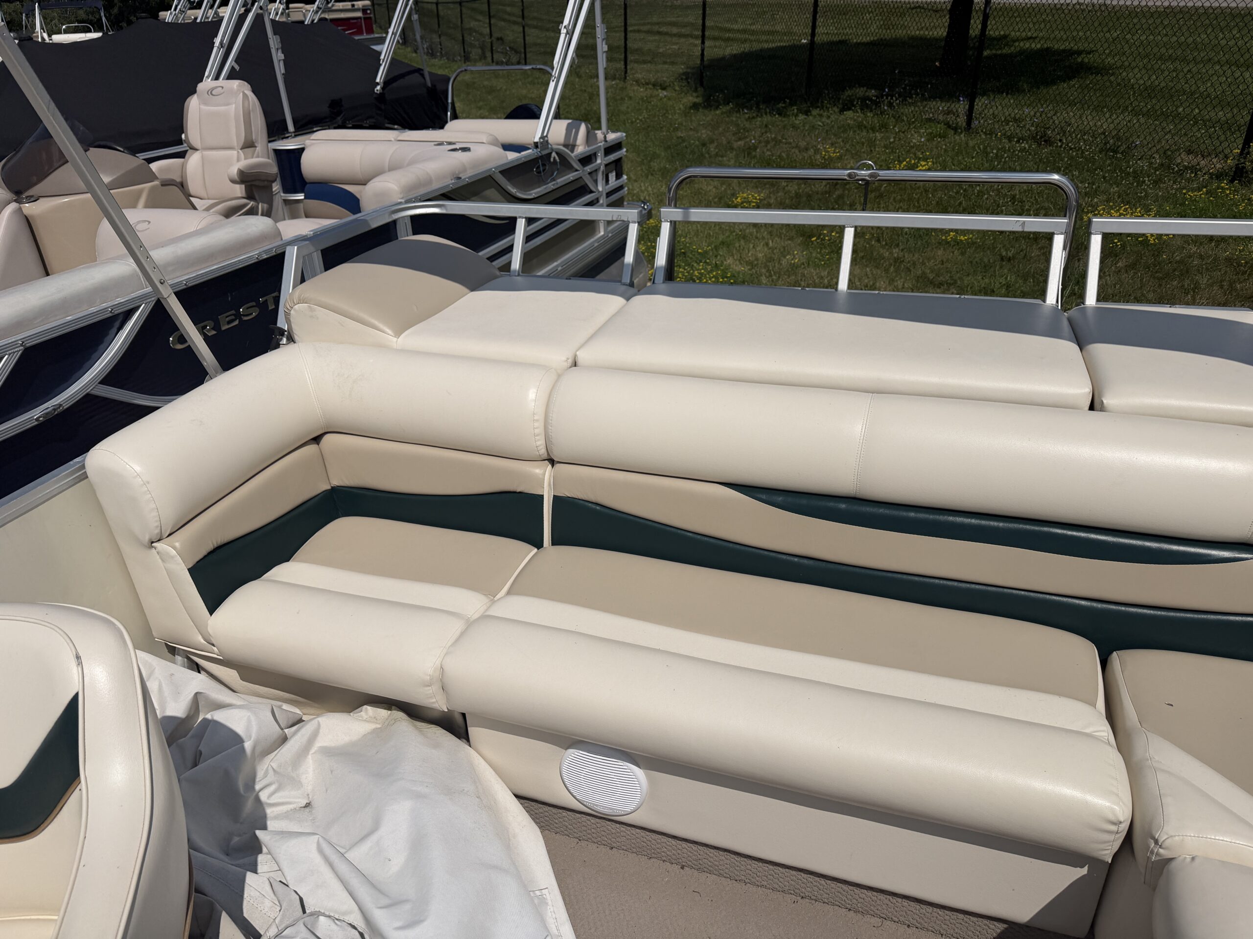 2001 Crest III 22 Mercury 40hp 4 stroke