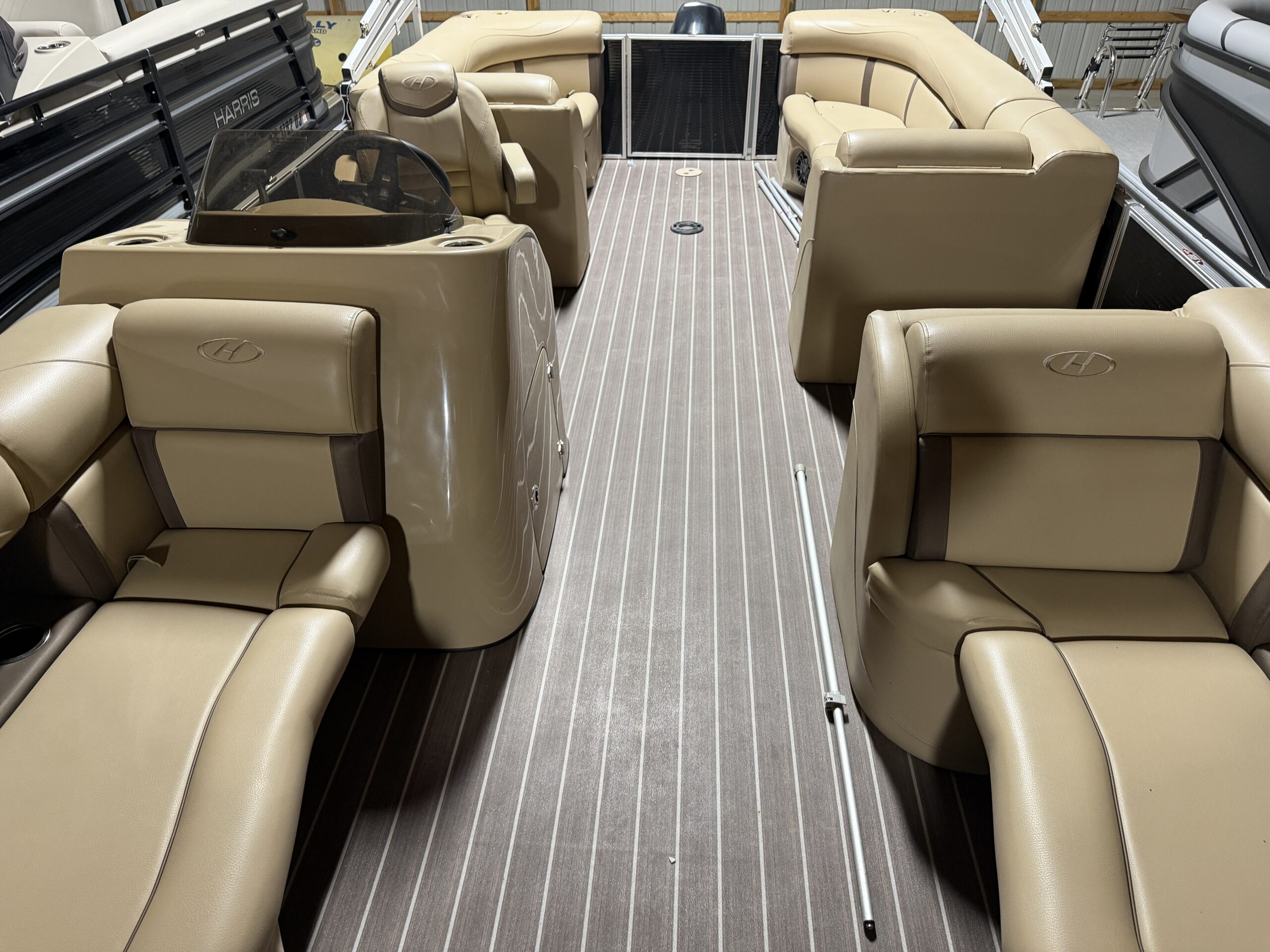 2020 Harris Cruiser 210 CW  Mercury 50hp Command Thrust
