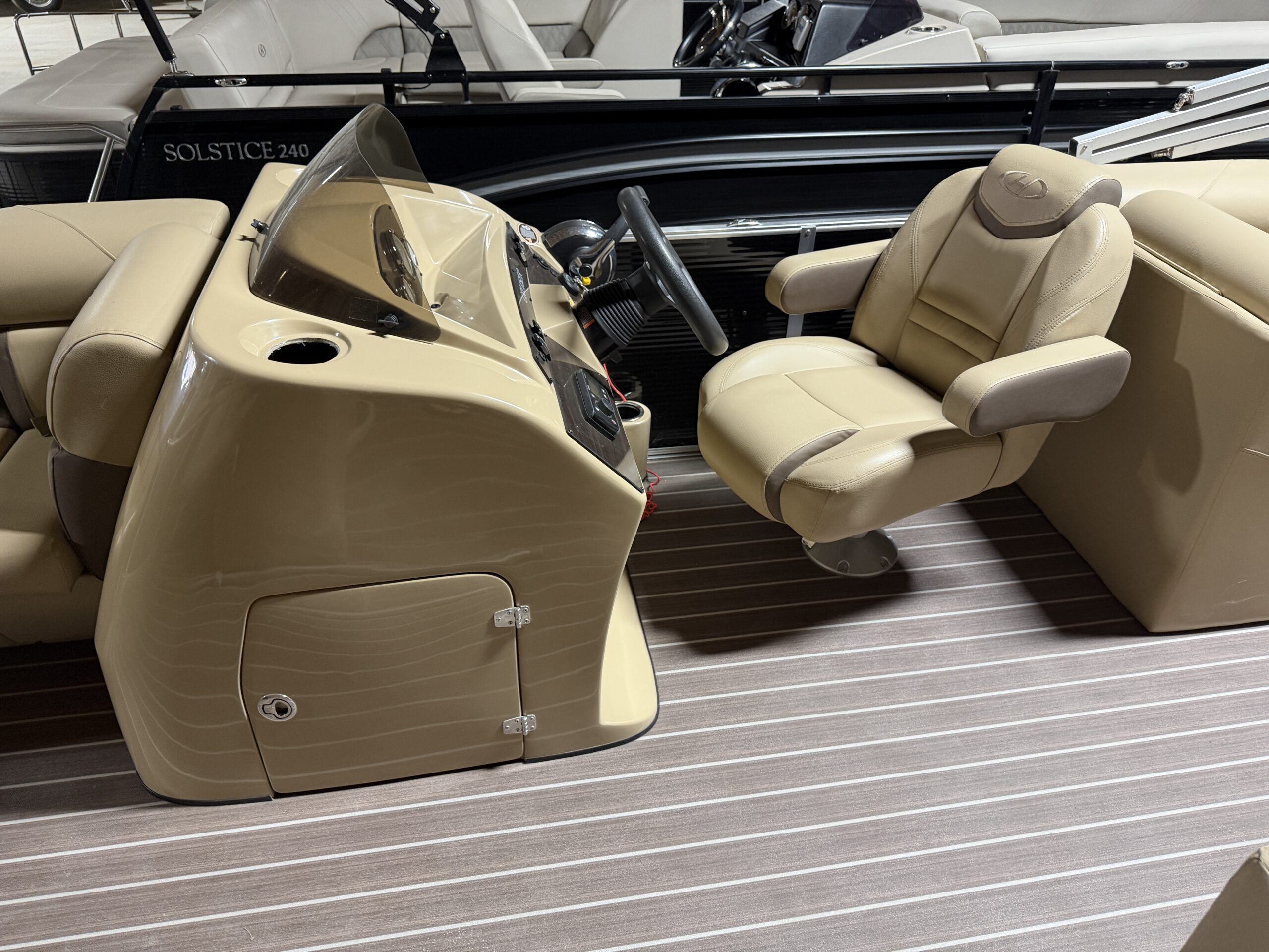 2020 Harris Cruiser 210 CW  Mercury 50hp Command Thrust