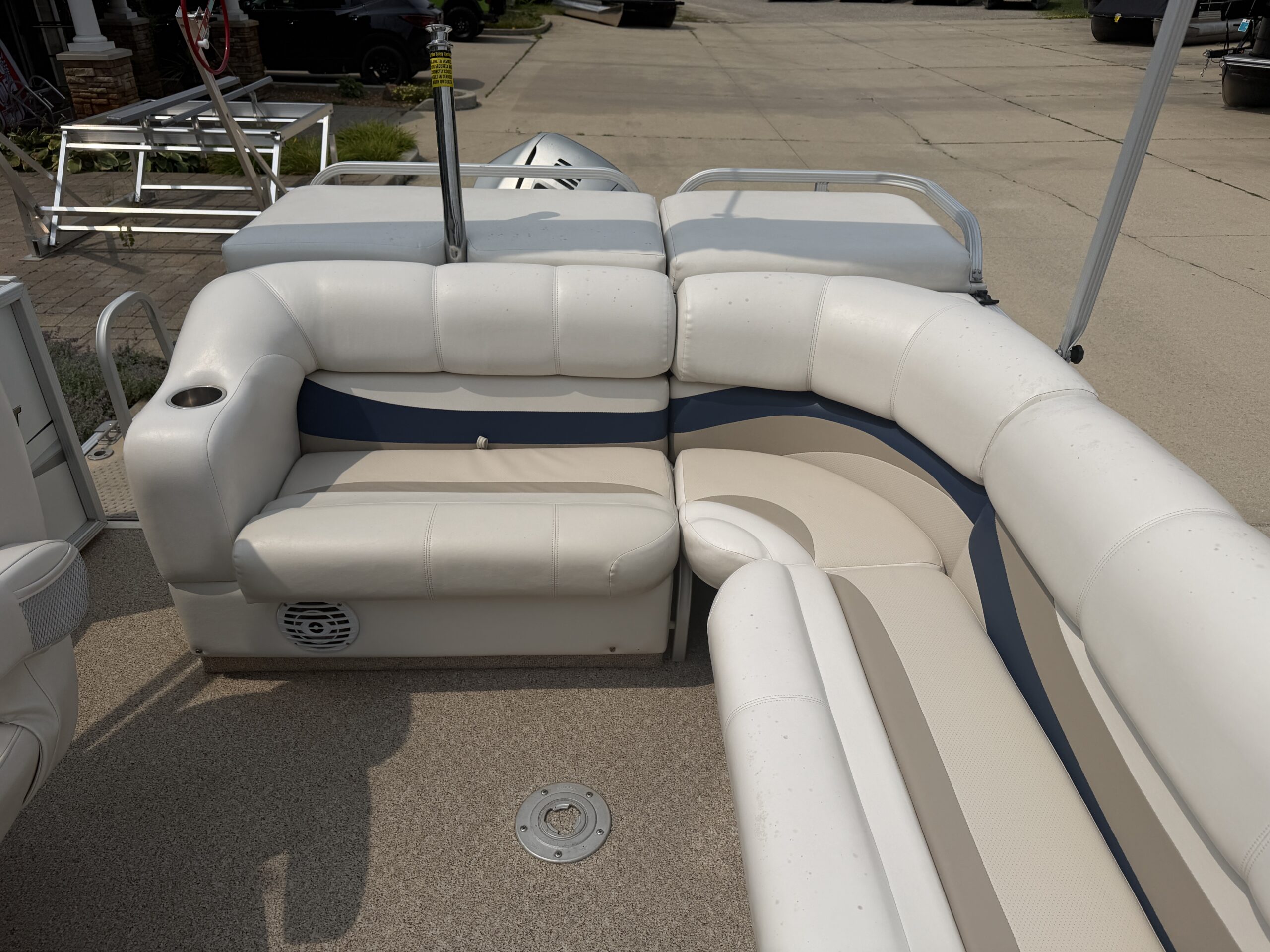 2008 Crest II XRS 25' Tri Toon Honda 225hp