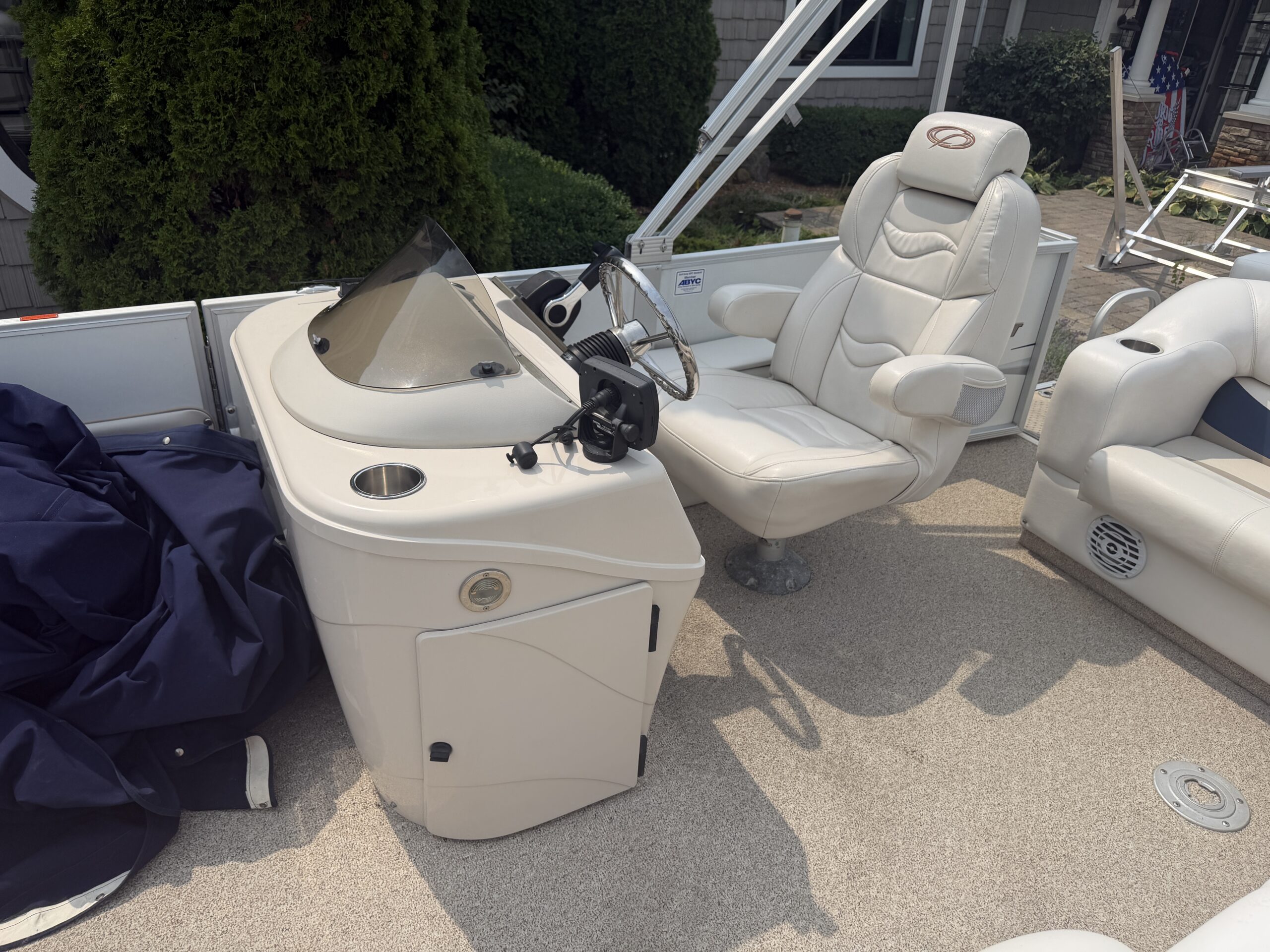 2008 Crest II XRS 25' Tri Toon Honda 225hp