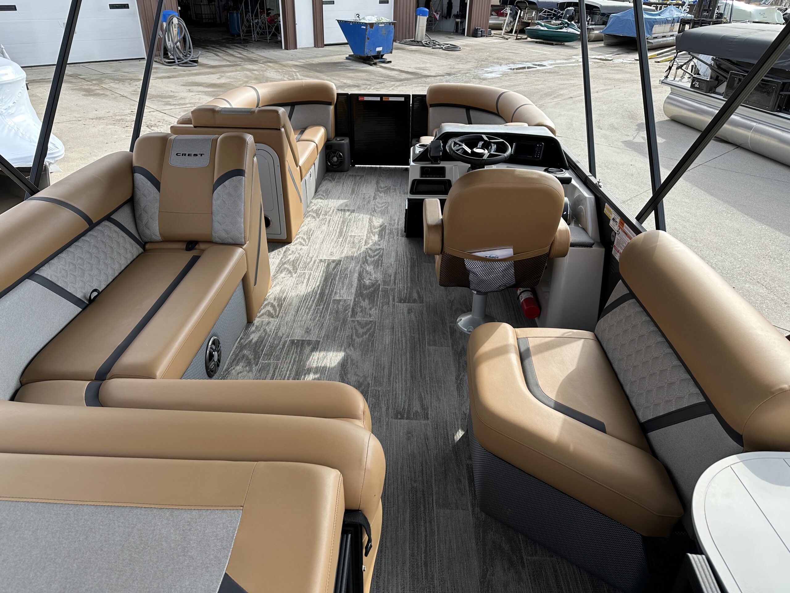 2025 Crest Classic 220 L-Group  Mercury 115hp  Easy Cover  Dealer Demo