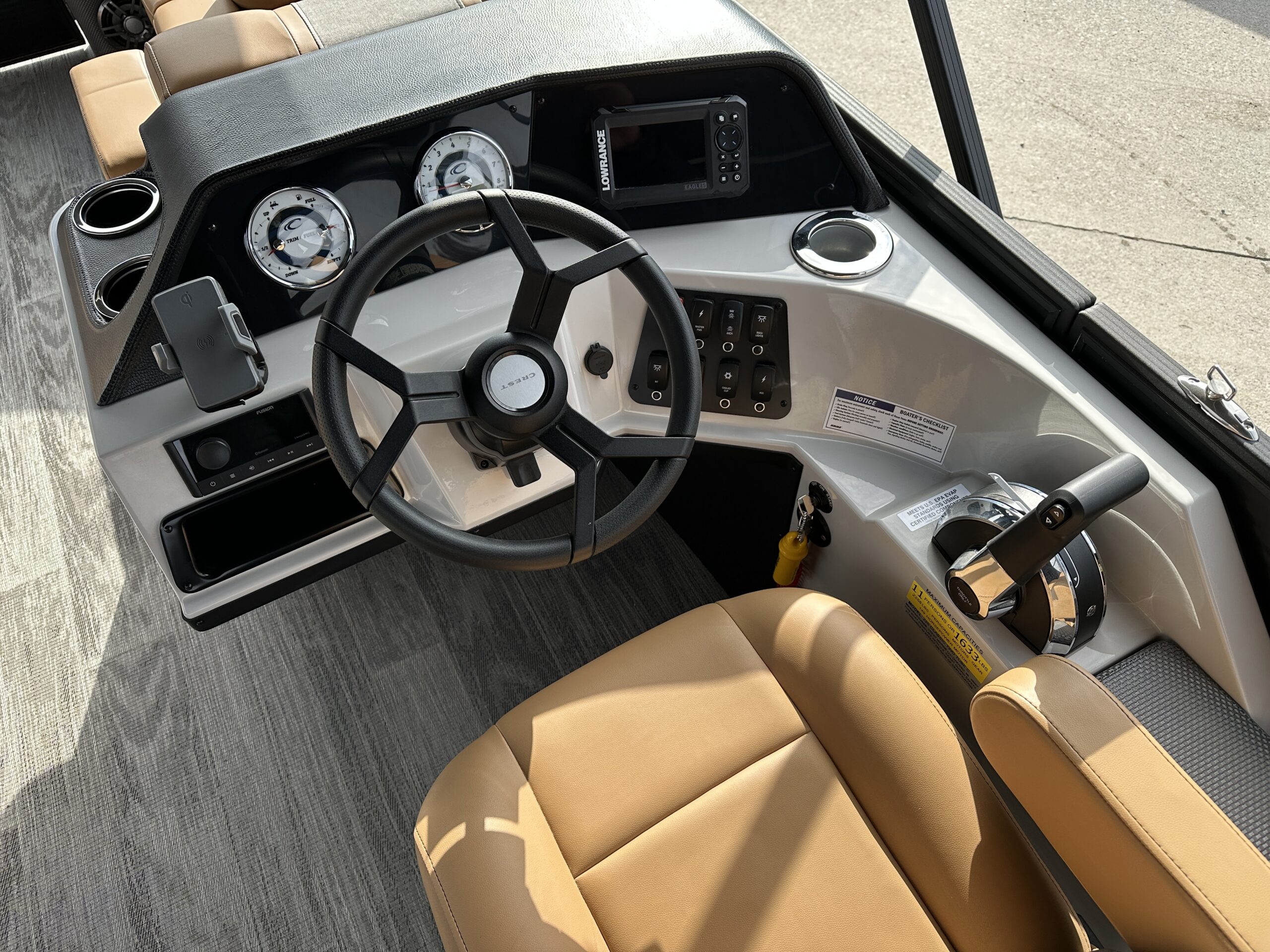2025 Crest Classic 220 L-Group  Mercury 115hp  Easy Cover  Dealer Demo