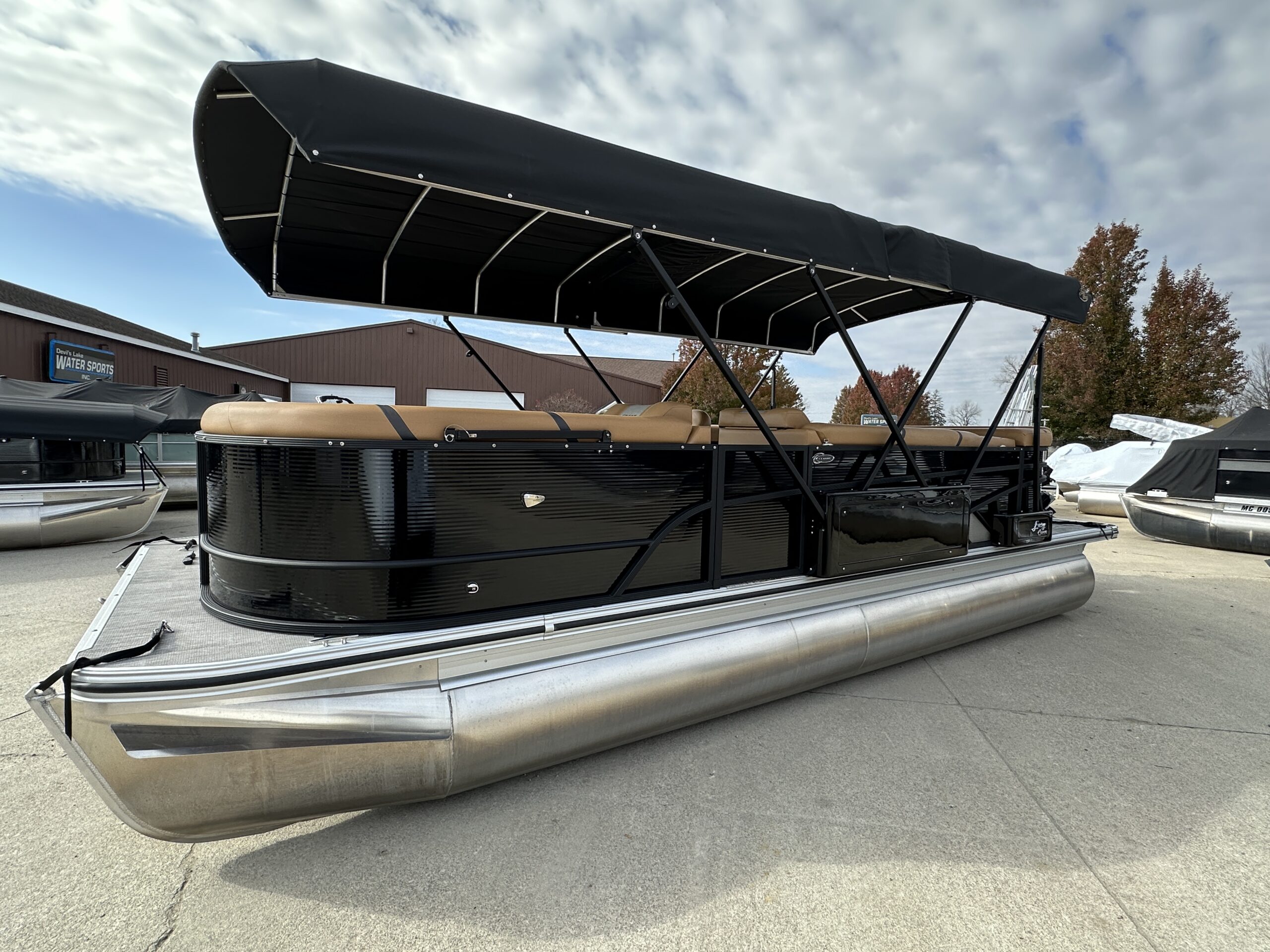 2025 Crest Classic 220 L-Group  Mercury 115hp  Easy Cover  Dealer Demo