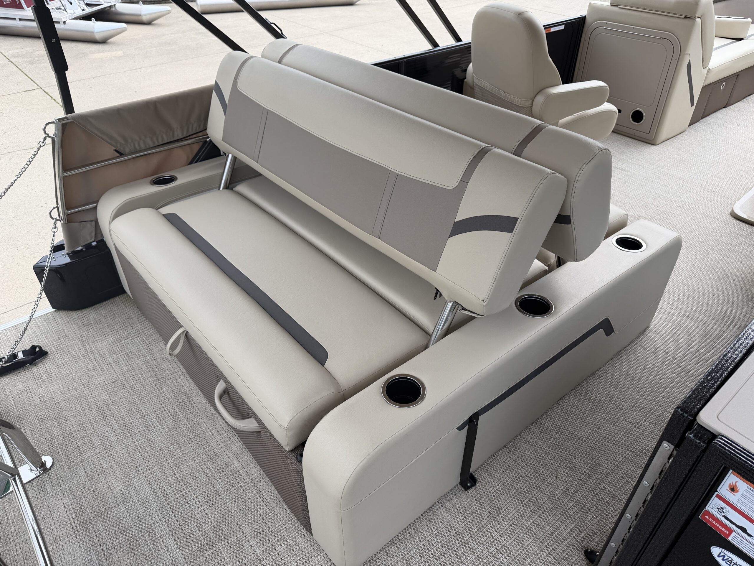 2023 Crest Classic LX 240 SLSC Mercury 115hp  Easy Cover & Sea Legs