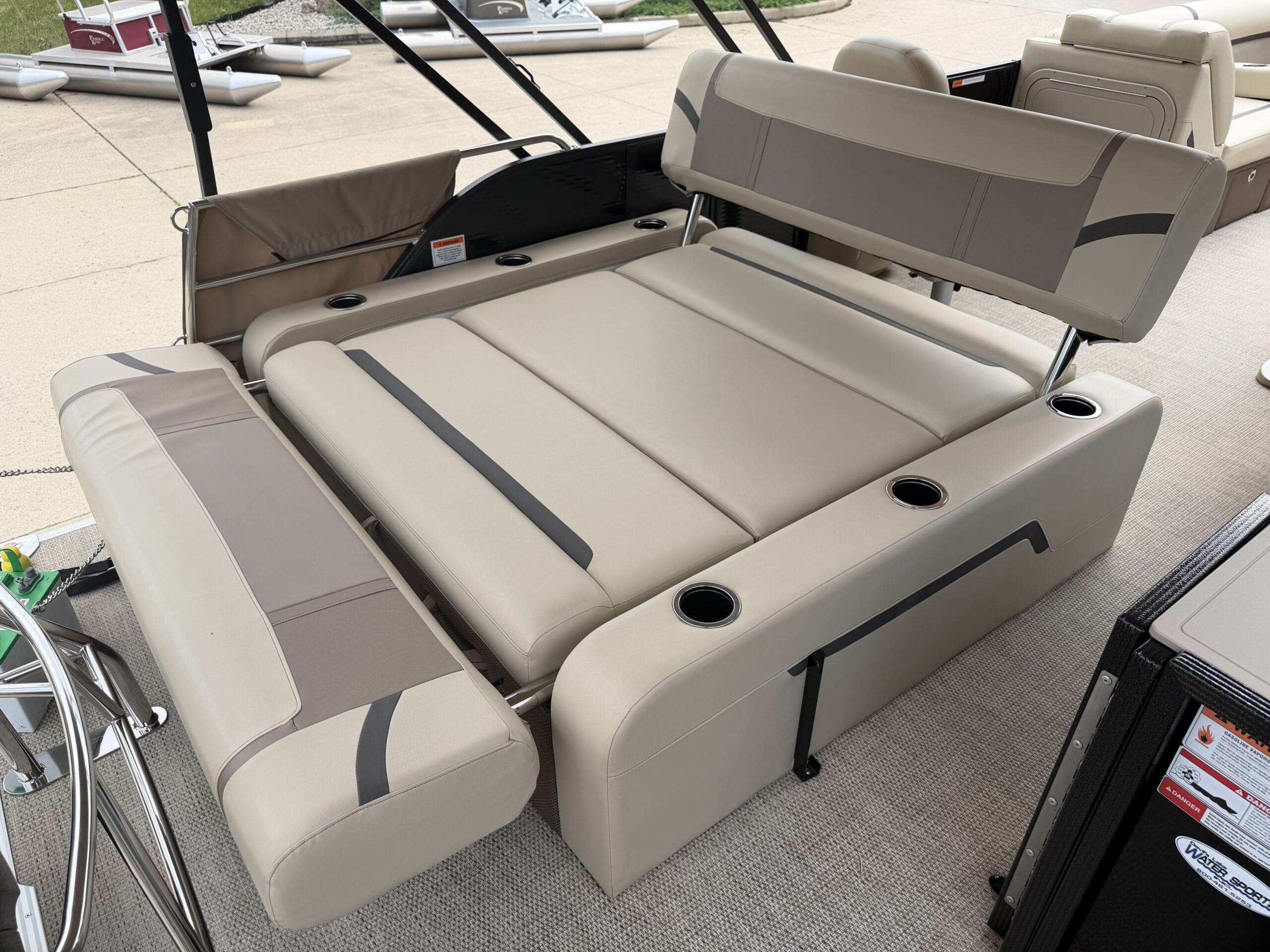 2023 Crest Classic LX 240 SLSC Mercury 115hp  Easy Cover & Sea Legs