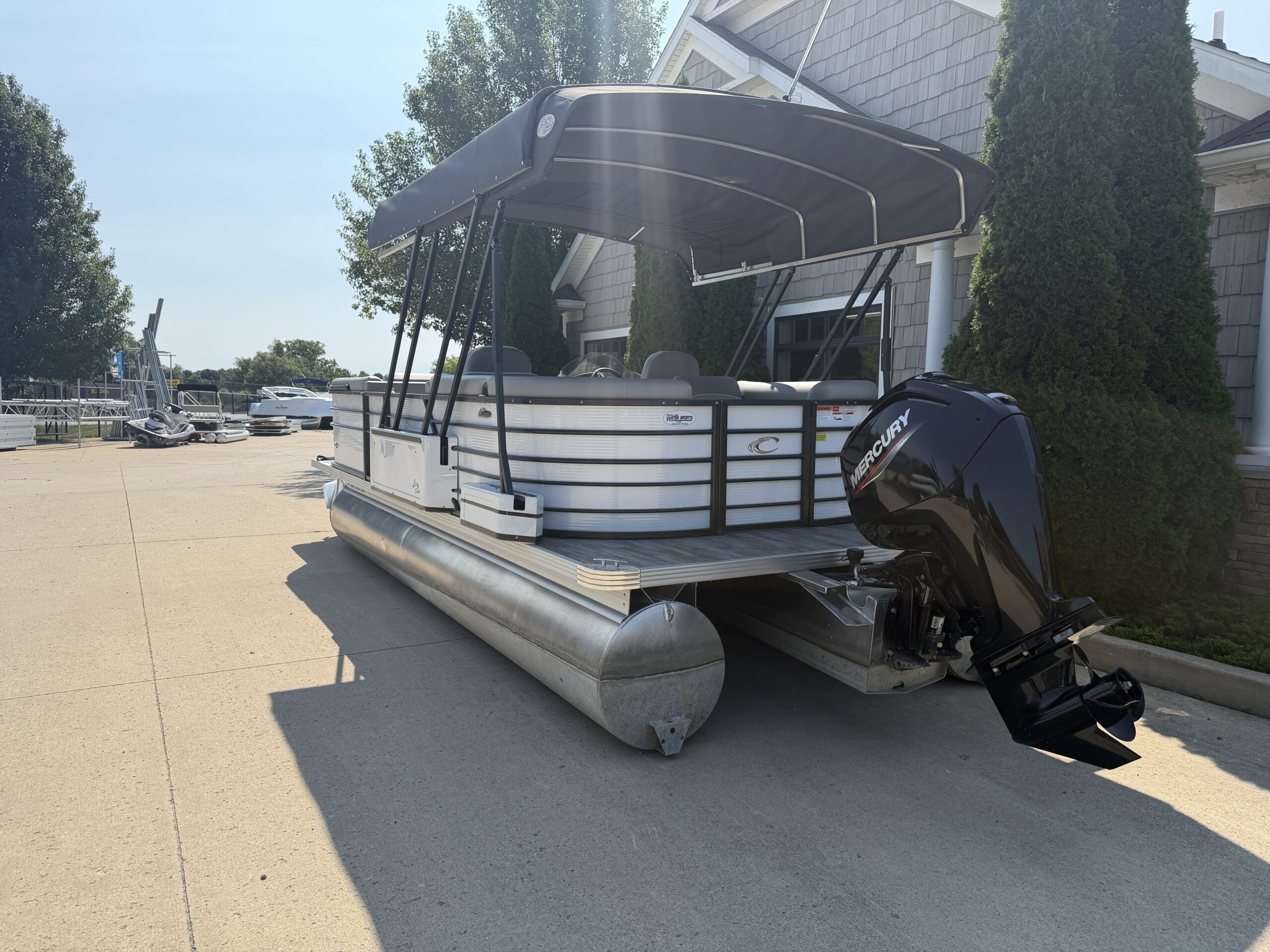 2022 Crest Classic DLX 220 SLC  Mercury 90hp  Easy Cover