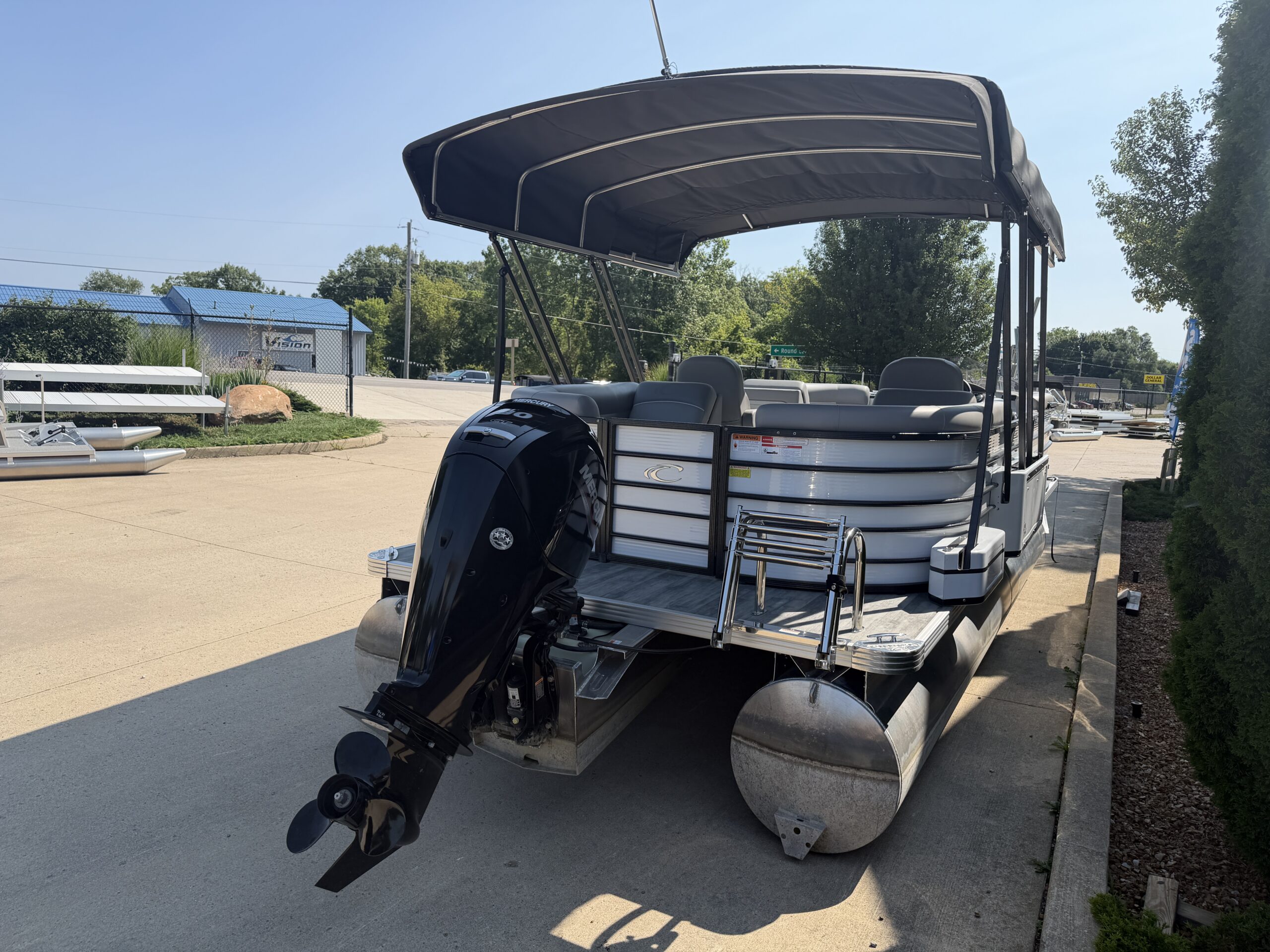 2022 Crest Classic DLX 220 SLC  Mercury 90hp  Easy Cover