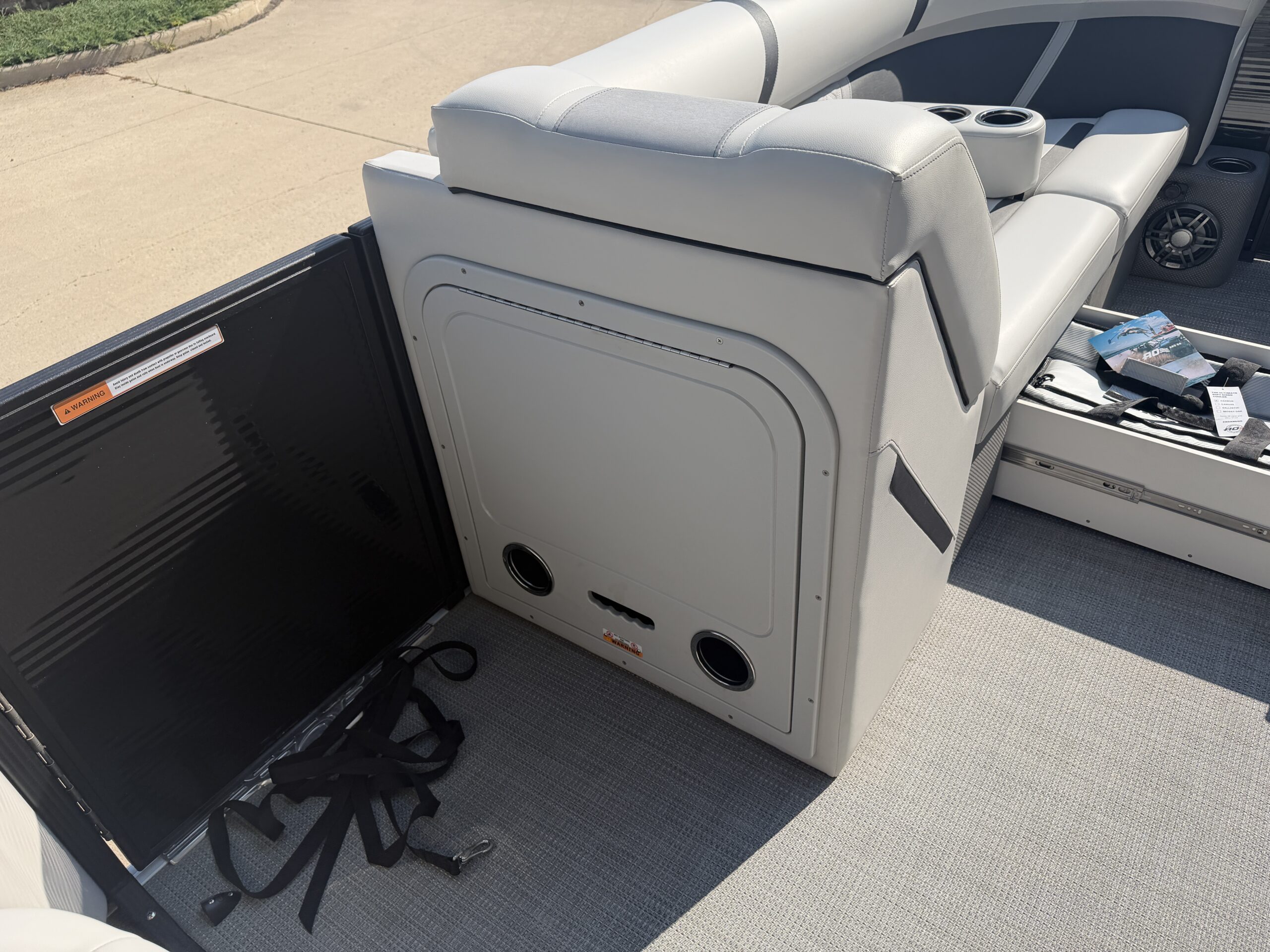 2025 Crest Classic 220 SLRC  Mercury 115hp  Easy Cover & Sea Legs