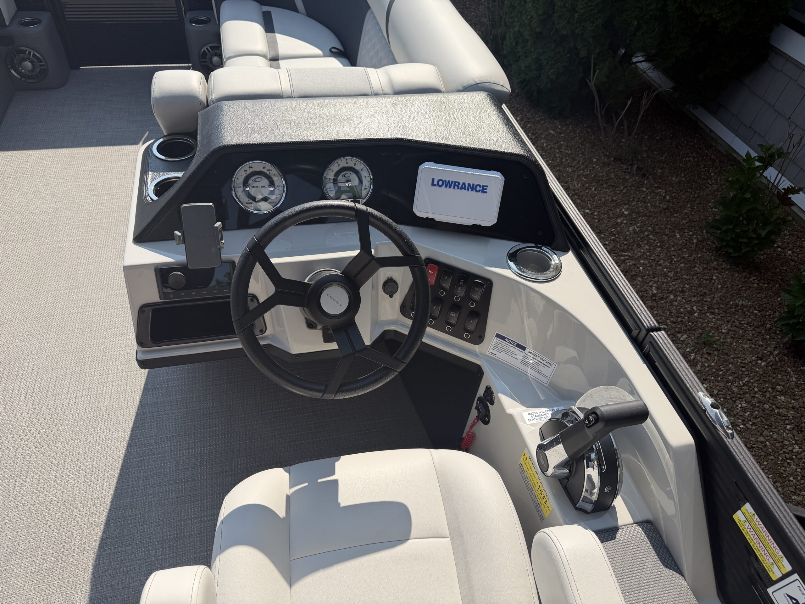 2025 Crest Classic 220 SLRC  Mercury 115hp  Easy Cover & Sea Legs