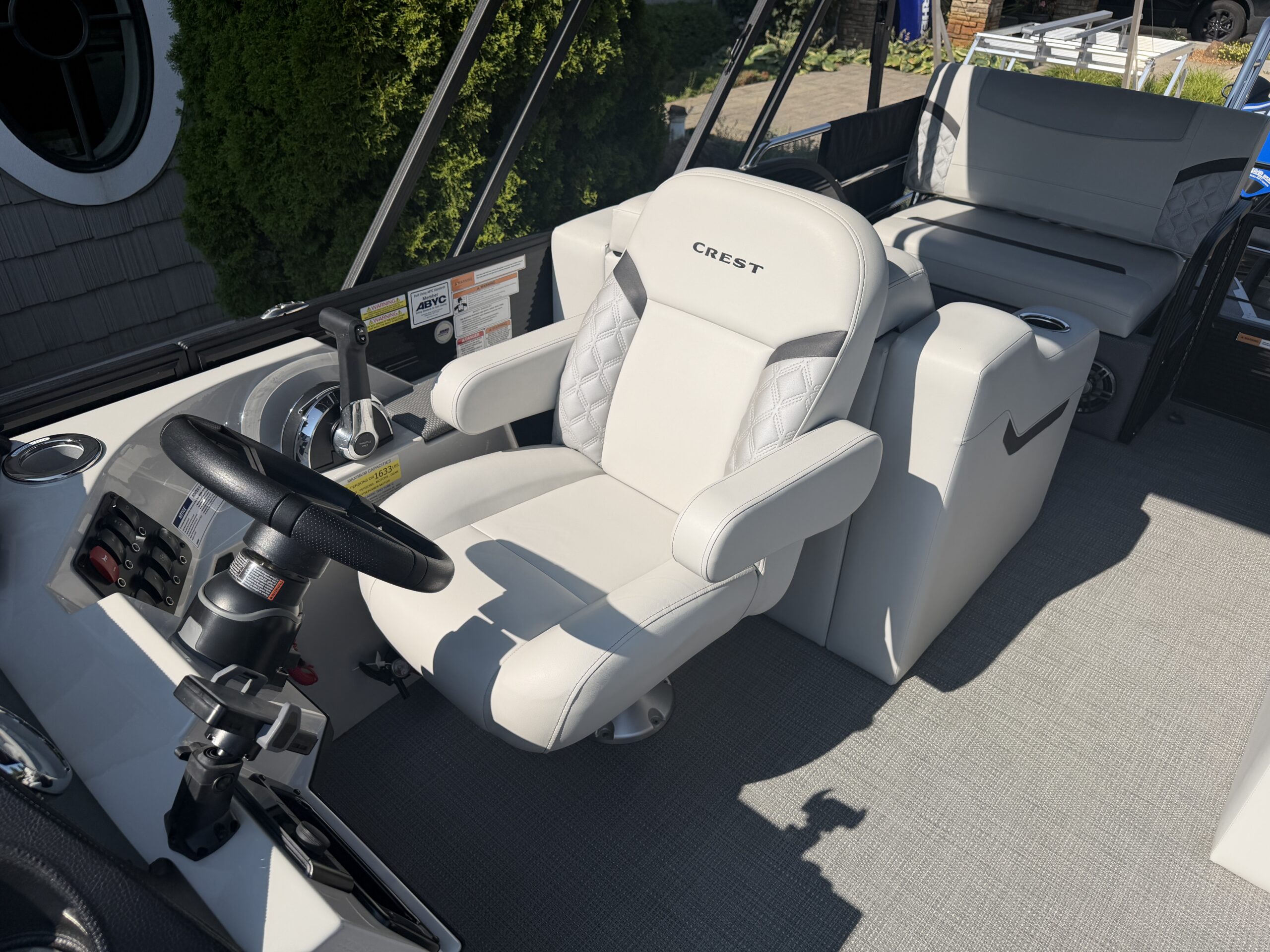 2025 Crest Classic 220 SLRC  Mercury 115hp  Easy Cover & Sea Legs