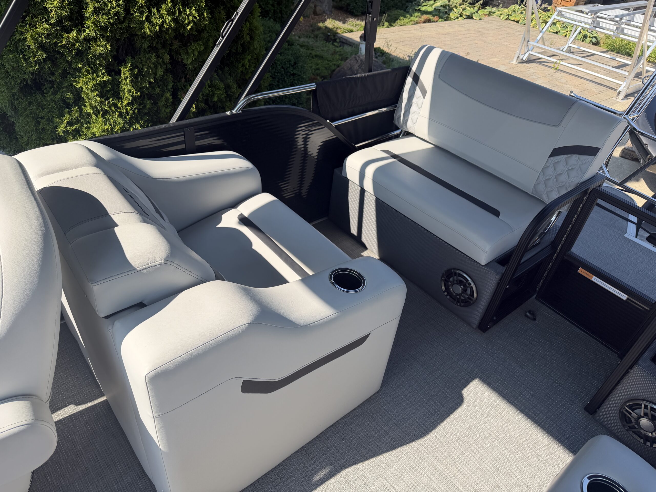 2025 Crest Classic 220 SLRC  Mercury 115hp  Easy Cover & Sea Legs