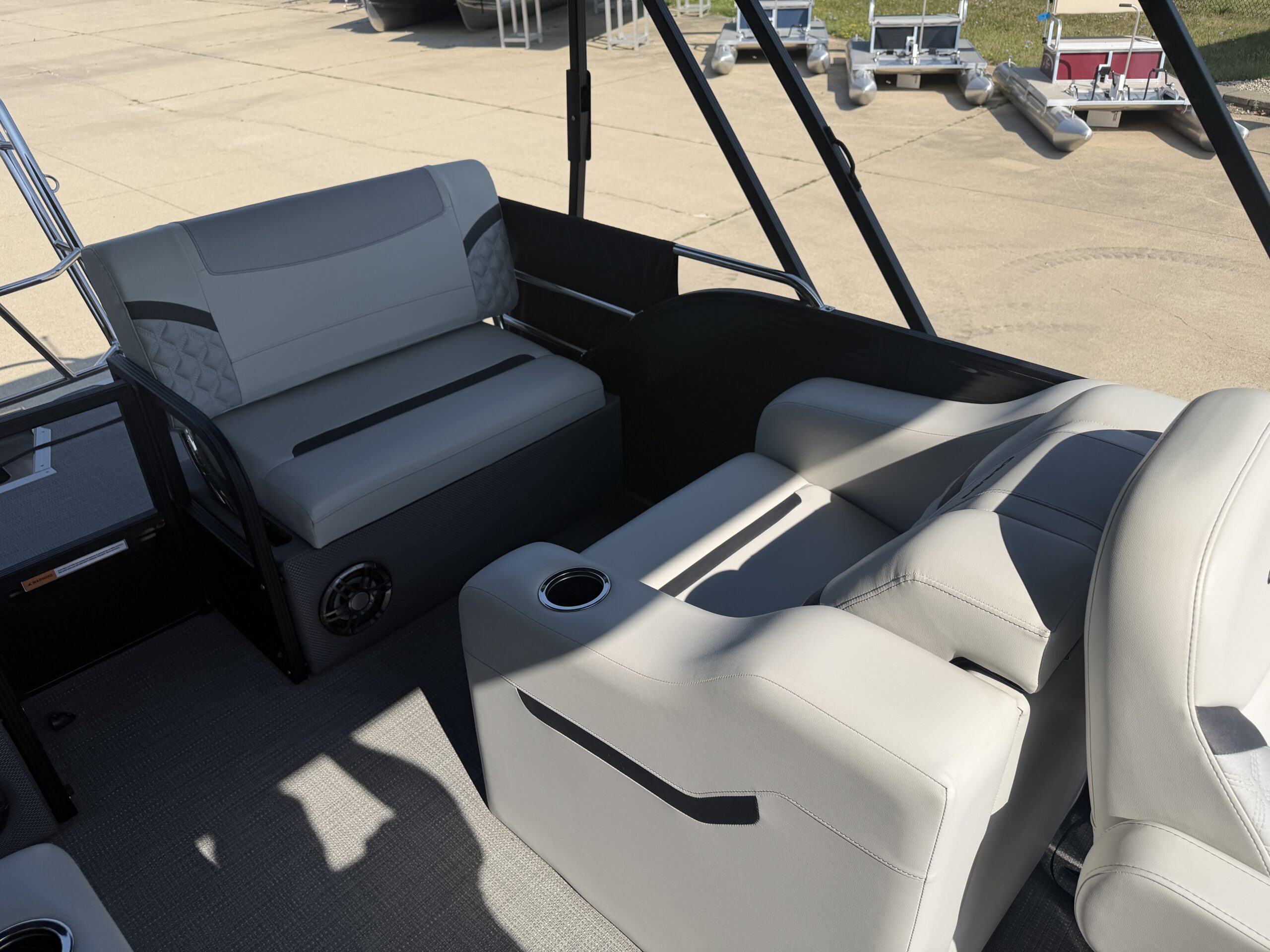 2025 Crest Classic 220 SLRC  Mercury 115hp  Easy Cover & Sea Legs