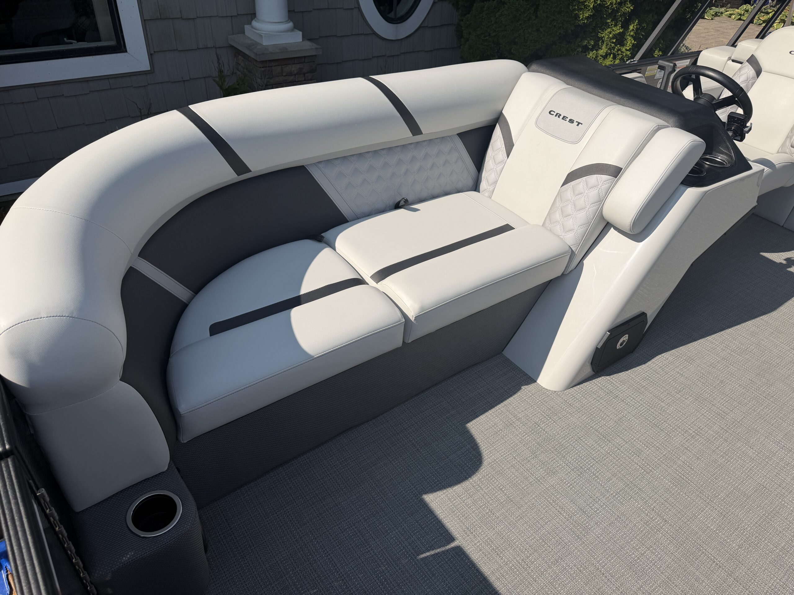 2025 Crest Classic 220 SLRC  Mercury 115hp  Easy Cover & Sea Legs