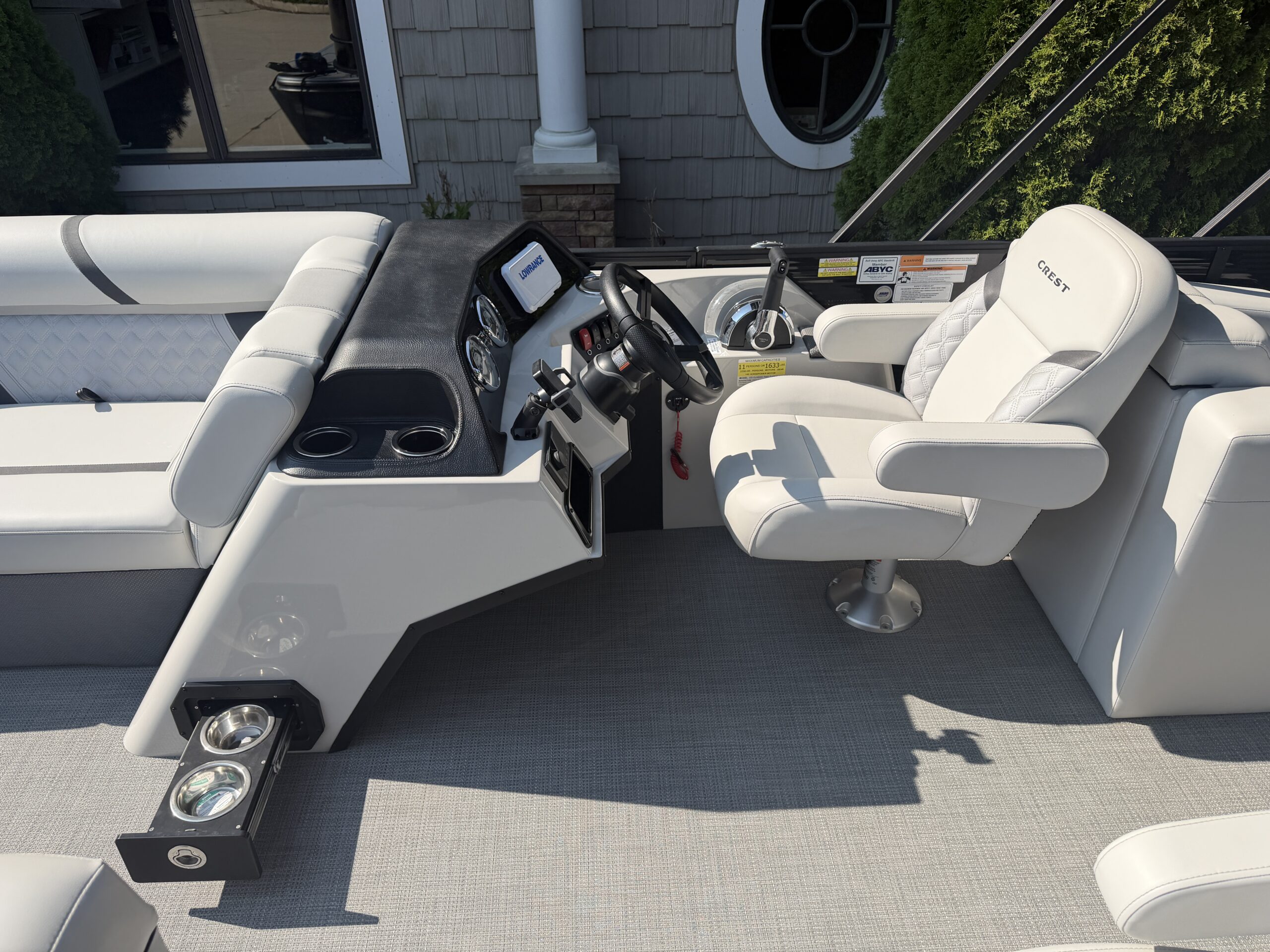2025 Crest Classic 220 SLRC  Mercury 115hp  Easy Cover & Sea Legs