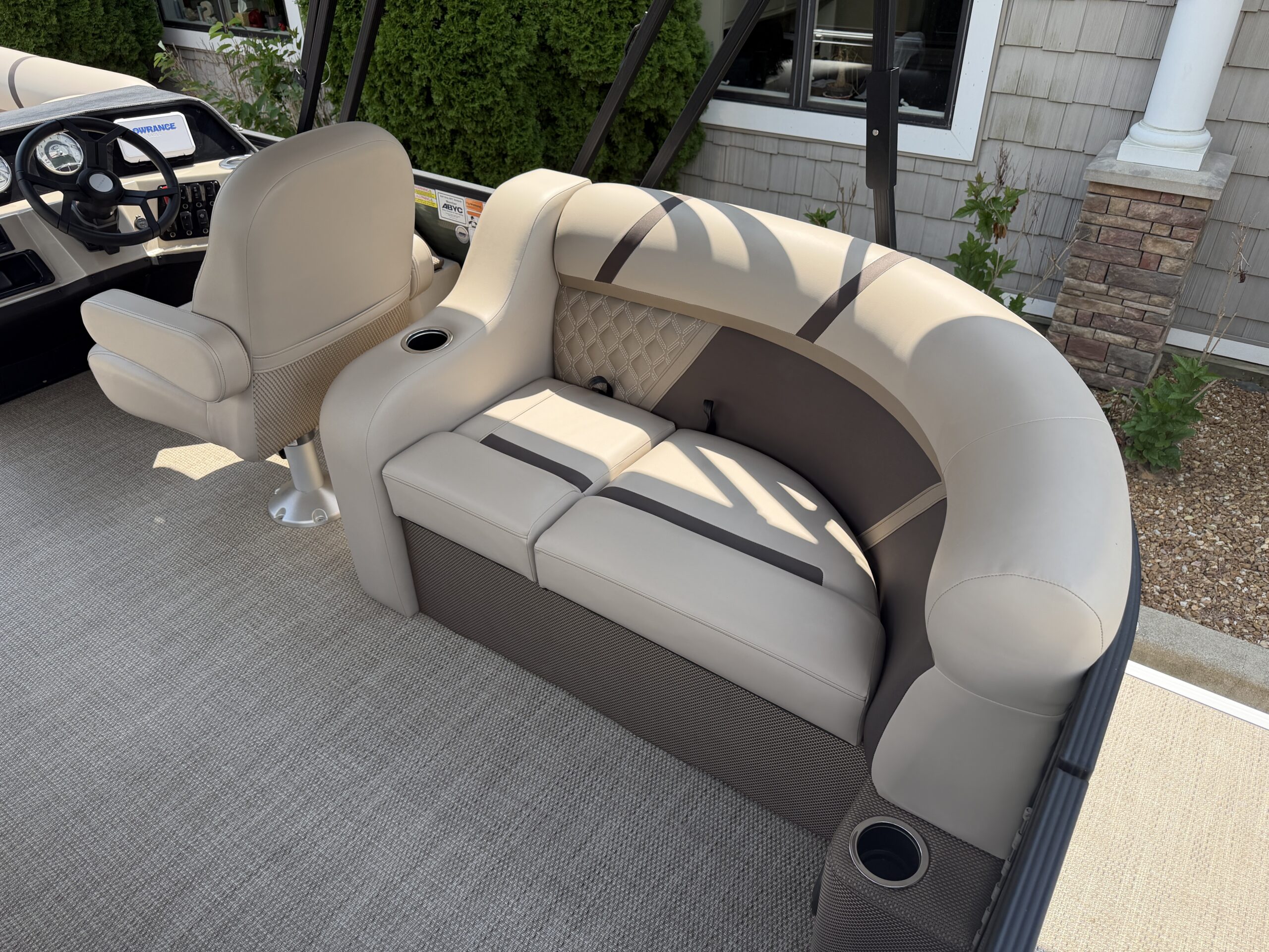 2025 Crest Classic 200 SLC  Mercury 60hp  Easy Cover
