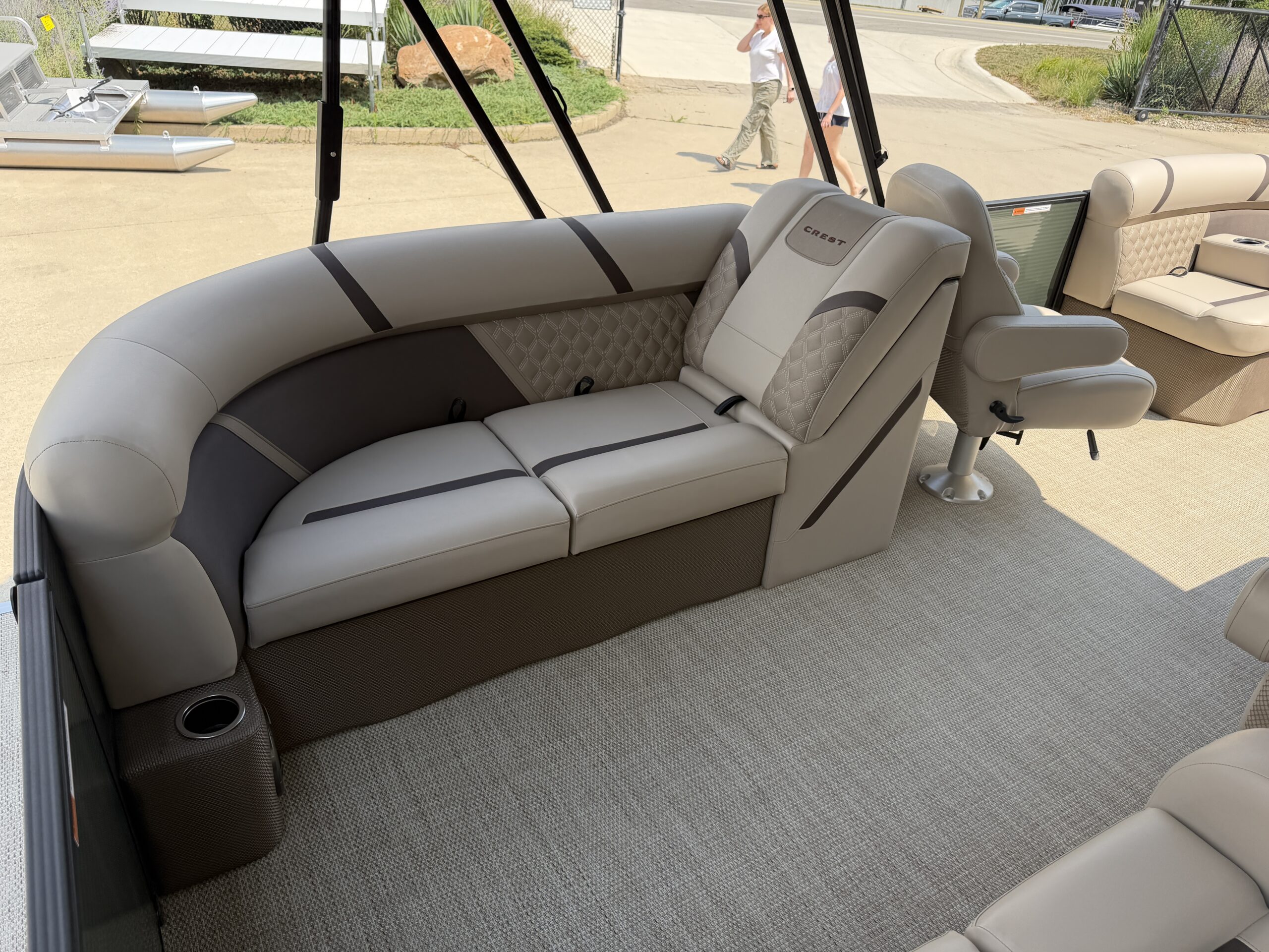 2025 Crest Classic 200 SLC  Mercury 60hp  Easy Cover