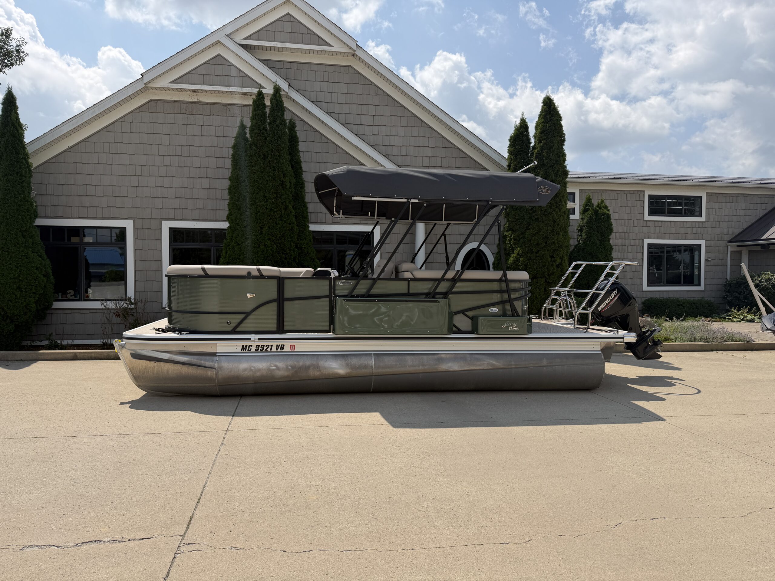 2025 Crest Classic 200 SLC  Mercury 60hp  Easy Cover