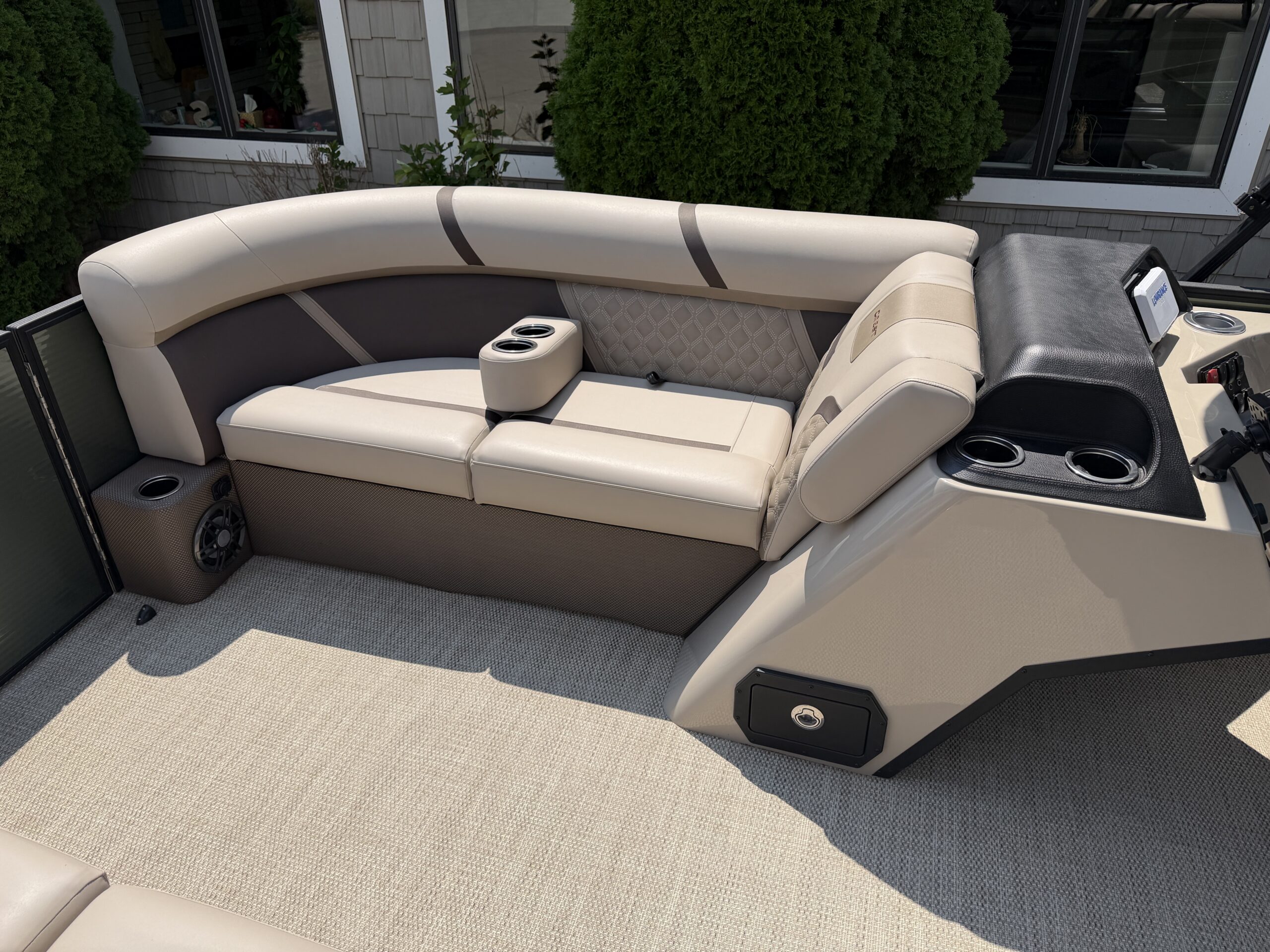 2025 Crest Classic 200 SLC  Mercury 60hp  Easy Cover