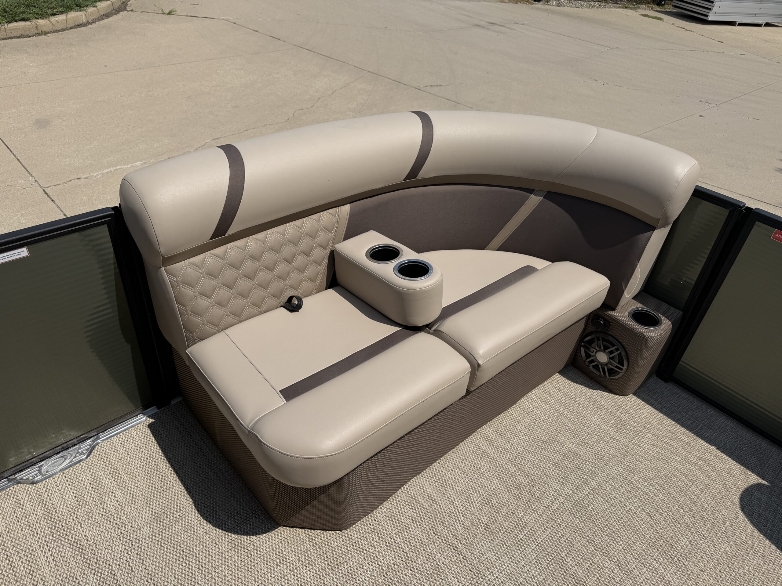2025 Crest Classic 200 SLC  Mercury 60hp  Easy Cover