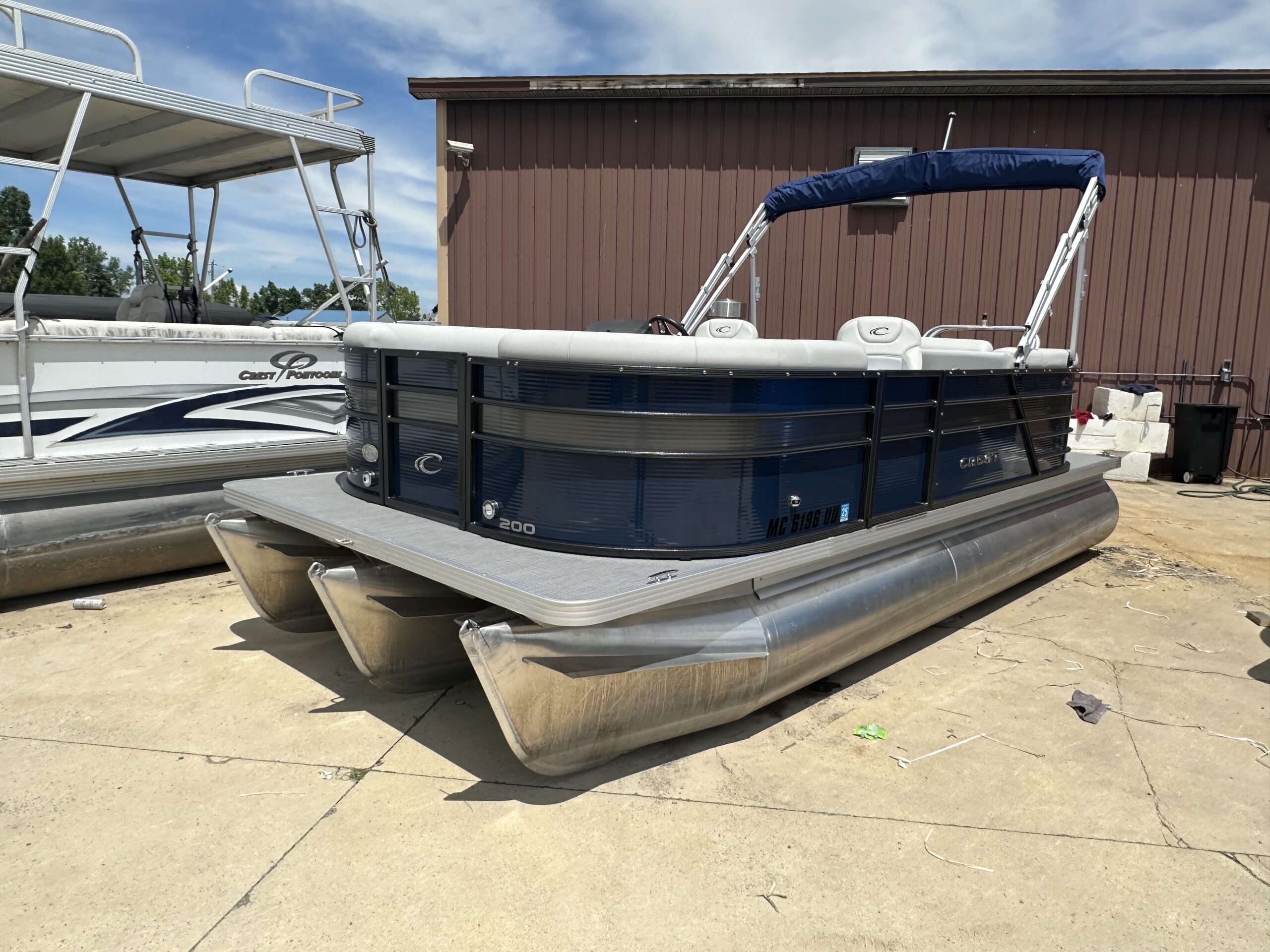 2022 Crest Classic LX 200 SLC Tri Toon  Mercury 150hp