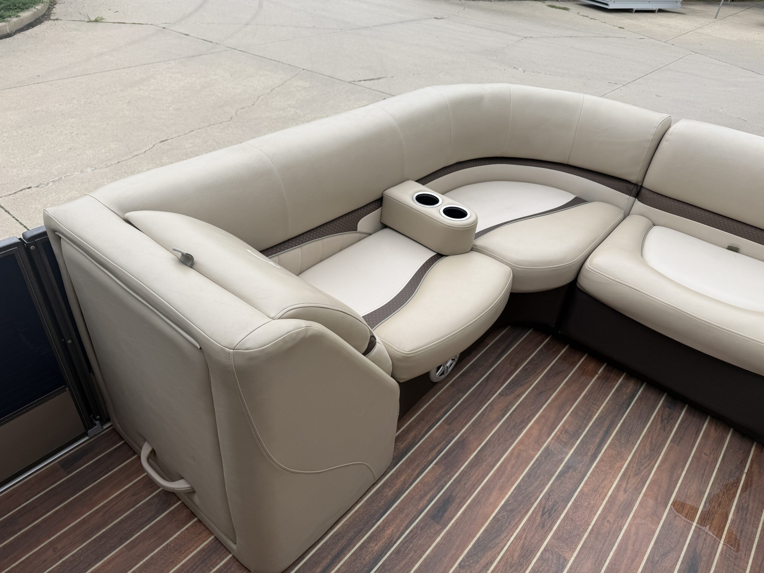 2015 Crest Classic 230 SLC Mercury 115hp Pro XS  Easy Cover & Sea Legs