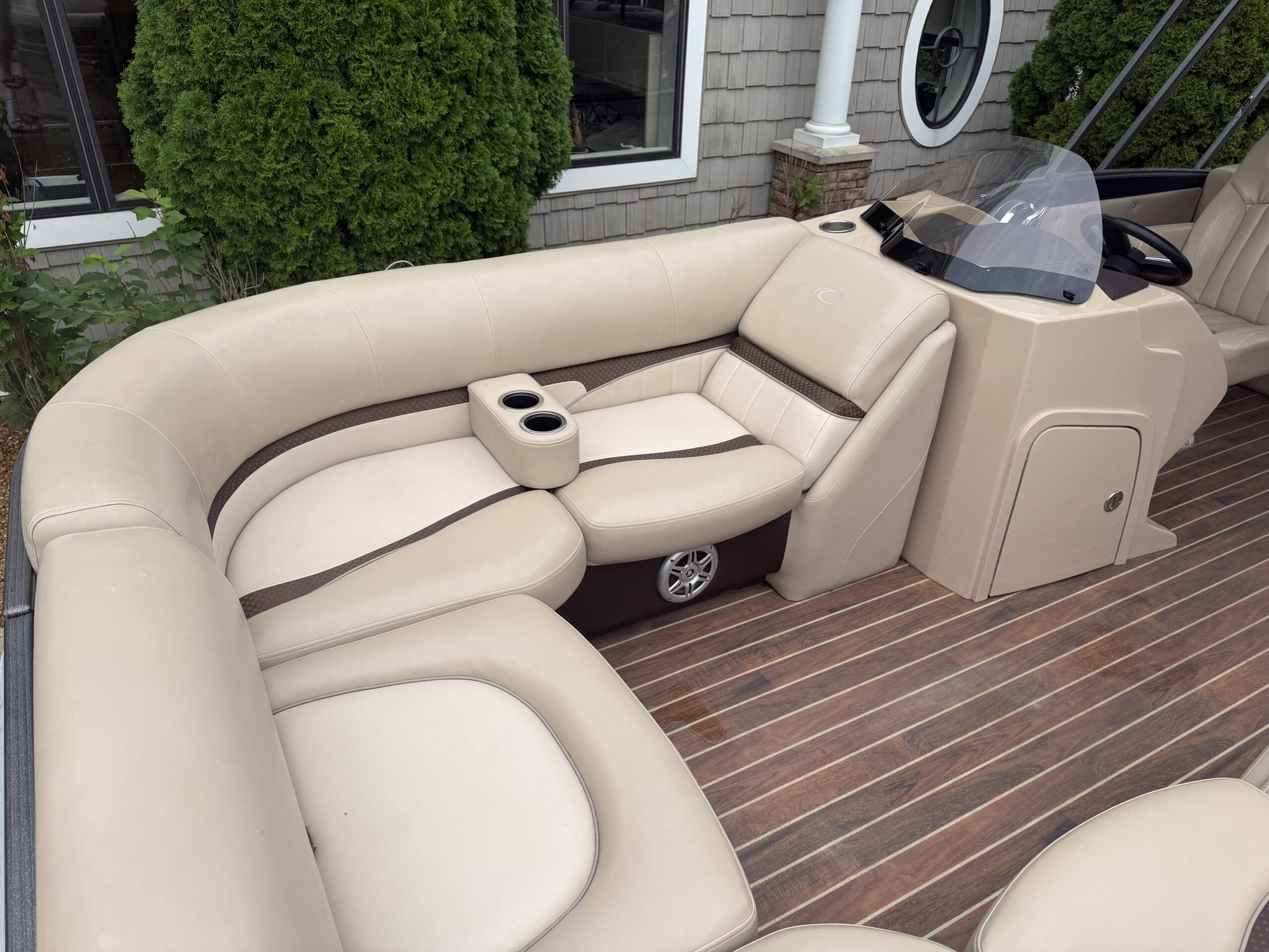 2015 Crest Classic 230 SLC Mercury 115hp Pro XS  Easy Cover & Sea Legs