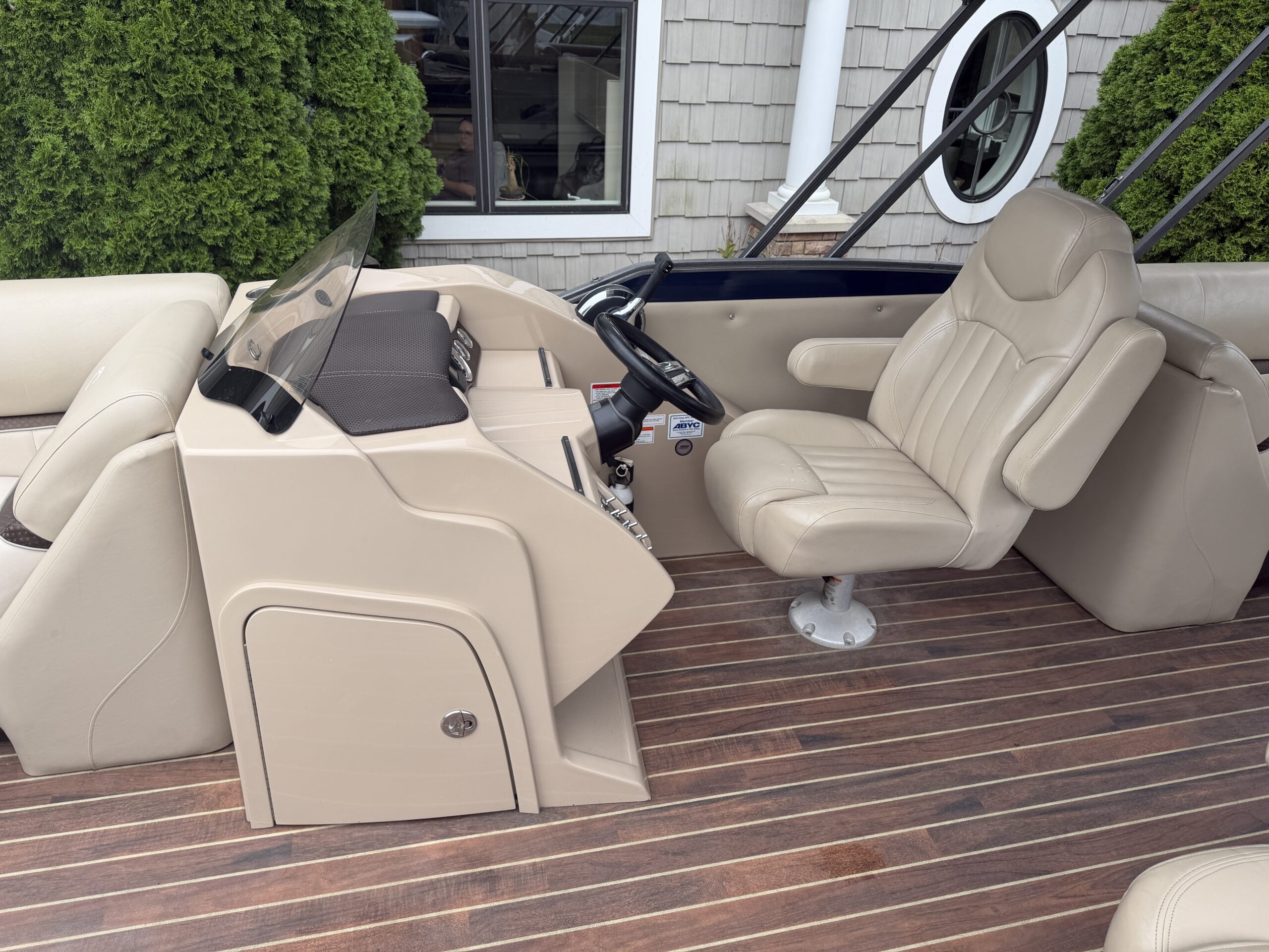 2015 Crest Classic 230 SLC Mercury 115hp Pro XS  Easy Cover & Sea Legs