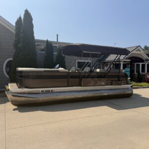 2020 Crest Classic DLX 220 SLRC Mercury 60hp  Easy Cover