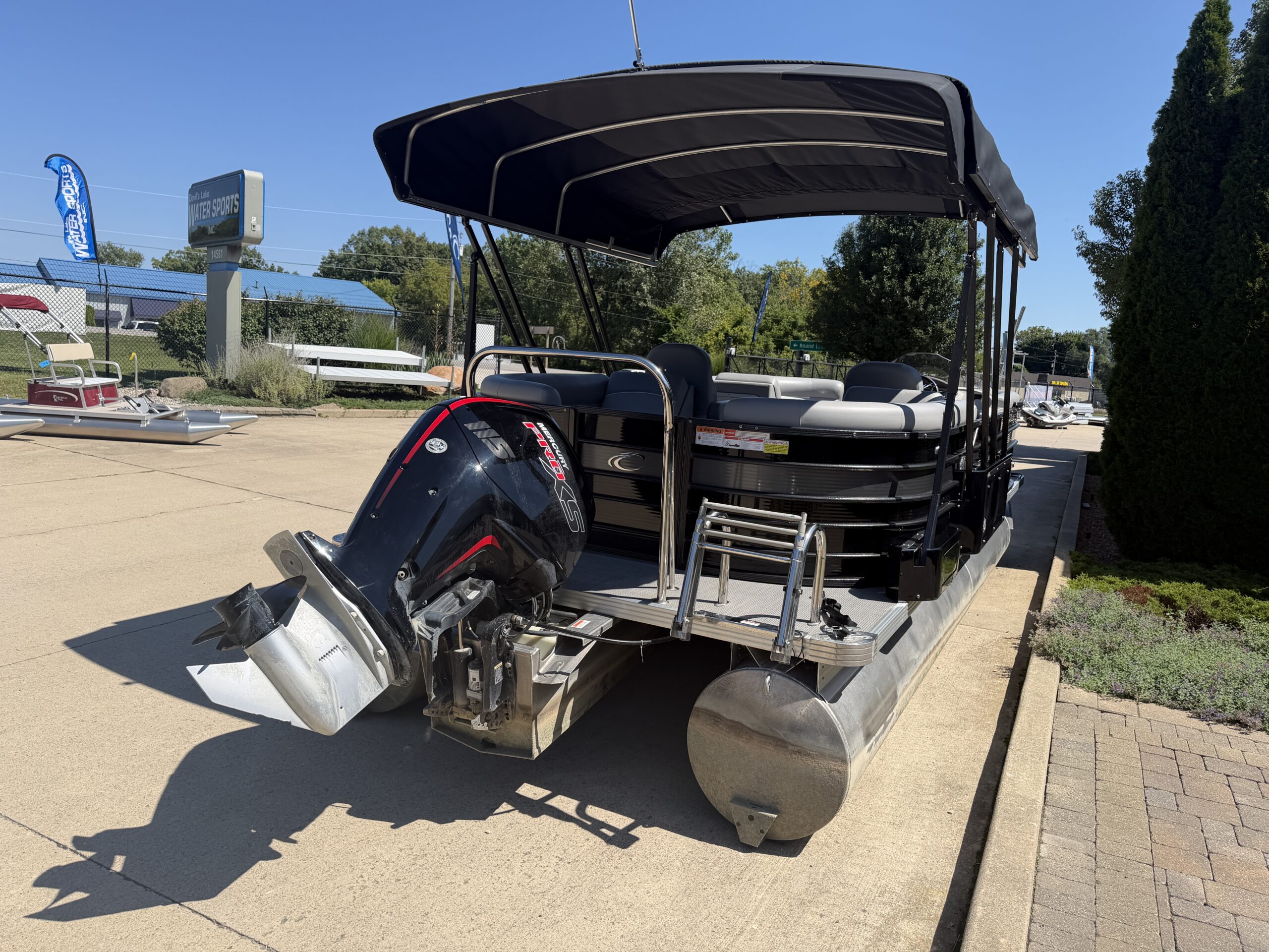 2022 Crest Classic DLX 220 SLC  Mercury 115hp  Easy Cover