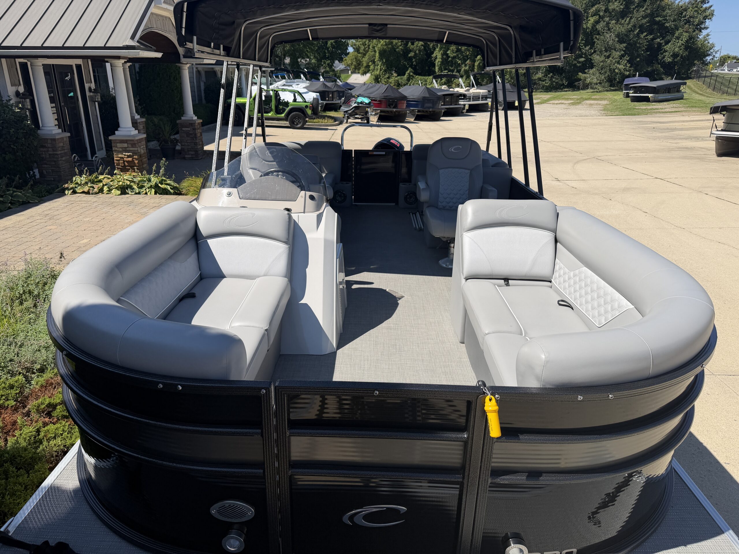 2022 Crest Classic DLX 220 SLC  Mercury 115hp  Easy Cover