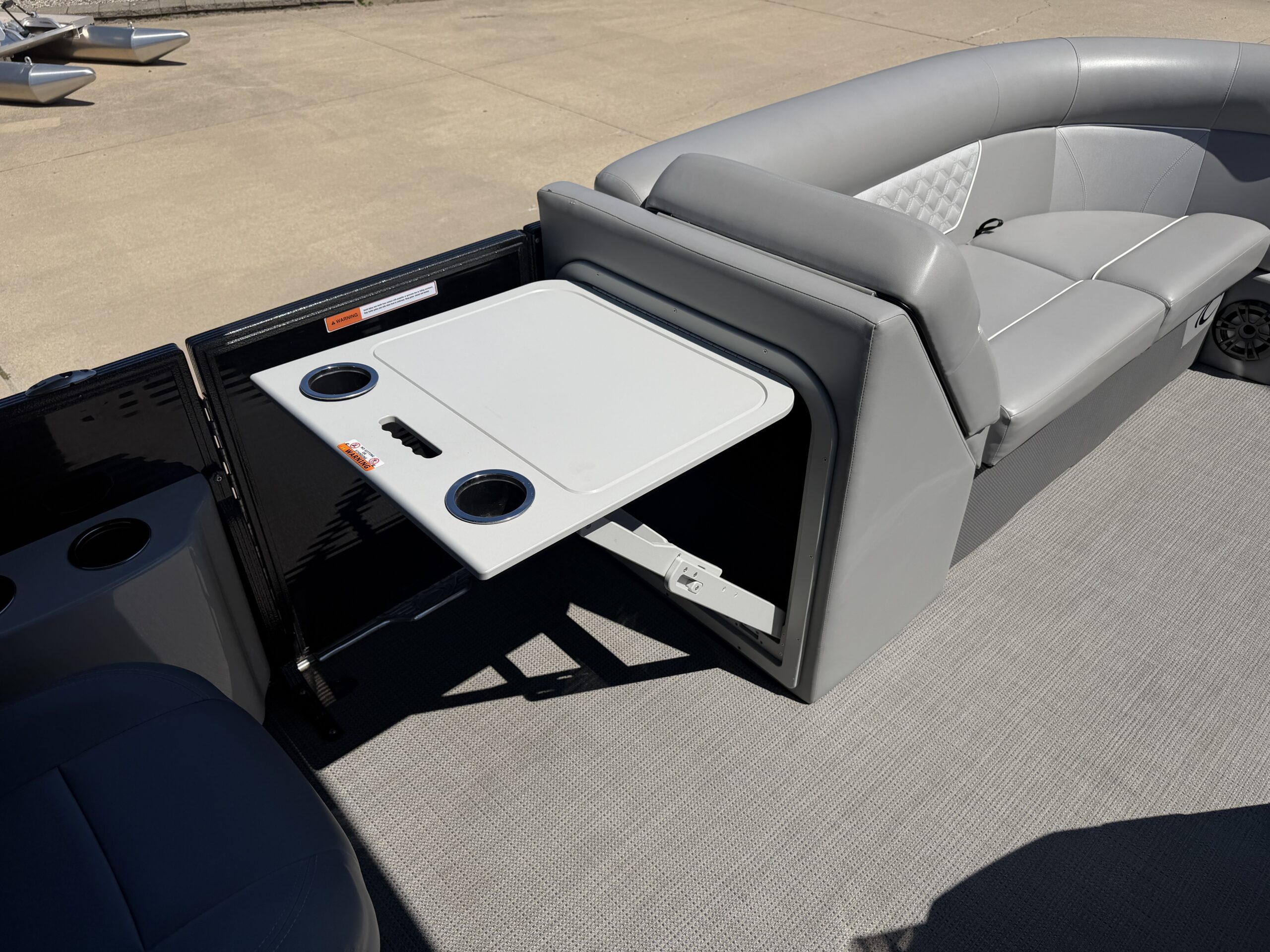 2022 Crest Classic DLX 220 SLC  Mercury 115hp  Easy Cover