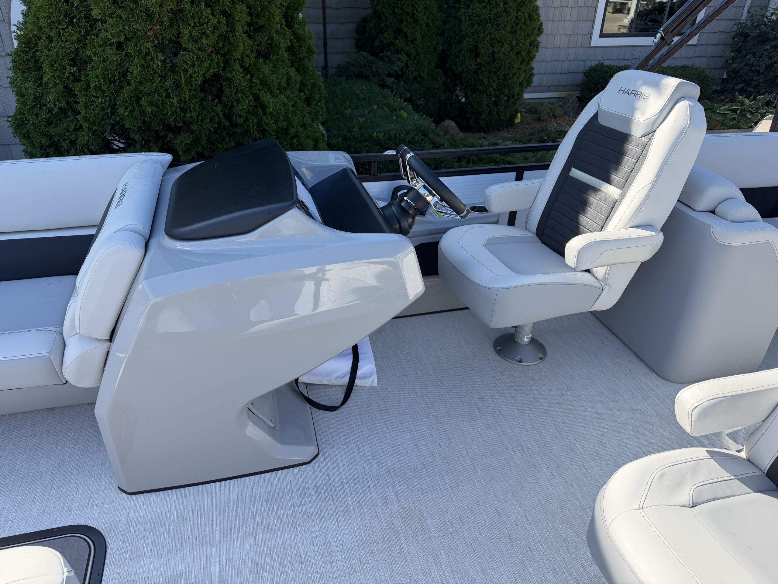 2023 Harris Solstice 250 CWDH Tri Toon  Mercury 250hp