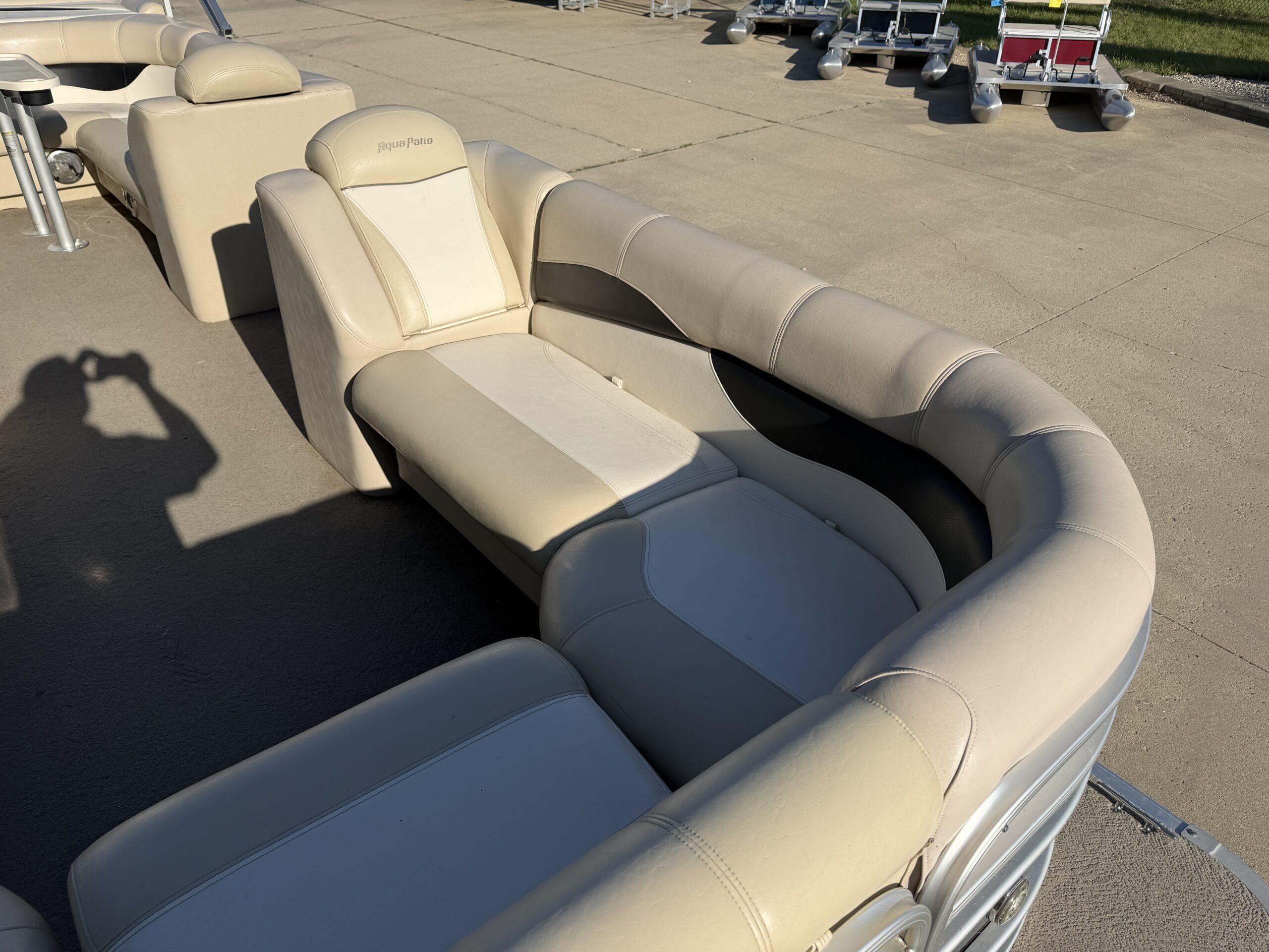 2012 Godfrey Aqua Patio 24'  Honda 90hp